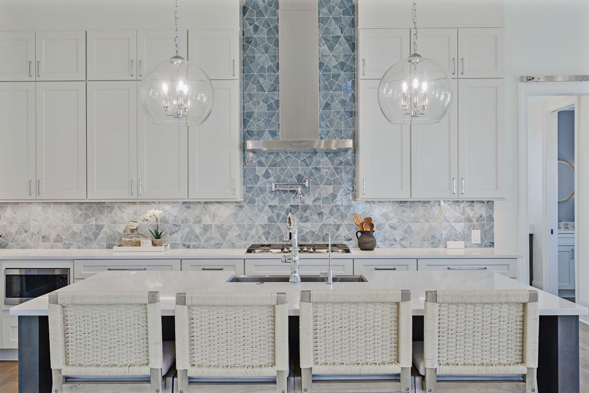 1091 LONGVIEW COMMONS