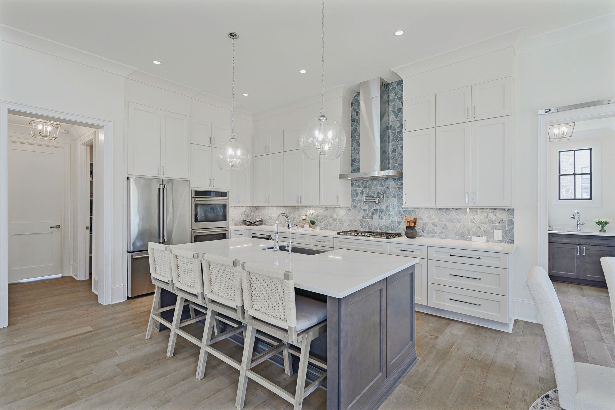 1091 LONGVIEW COMMONS