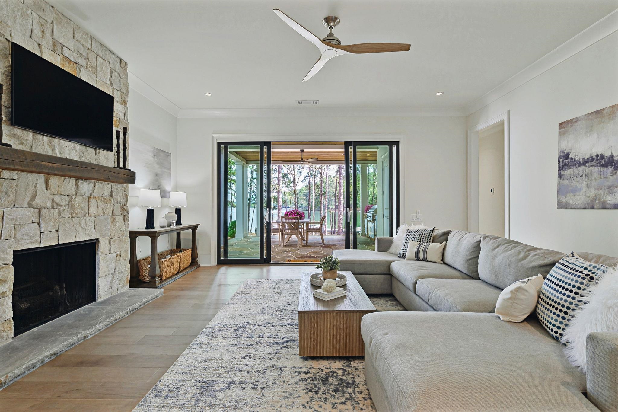 1091 LONGVIEW COMMONS