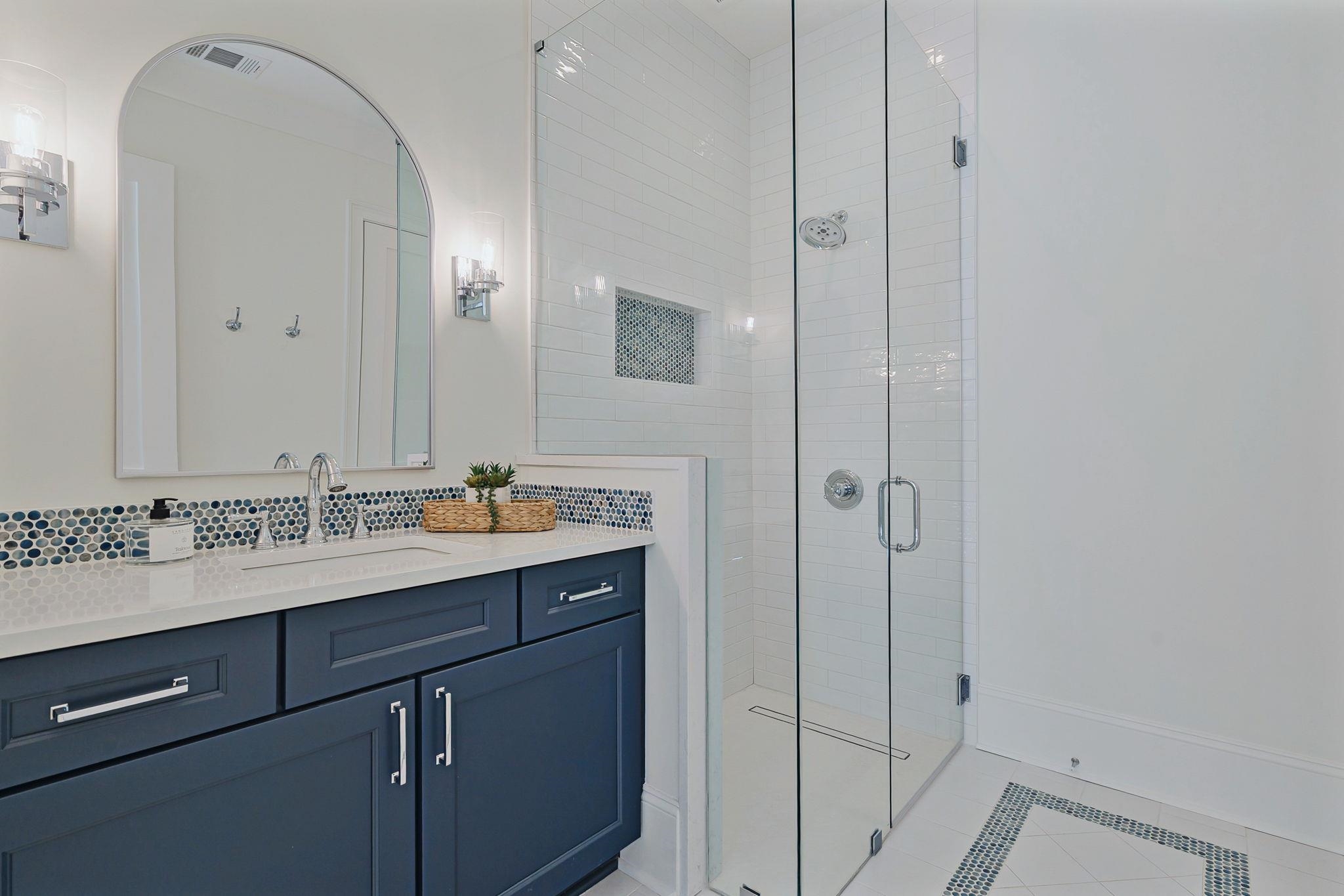 1091 LONGVIEW COMMONS