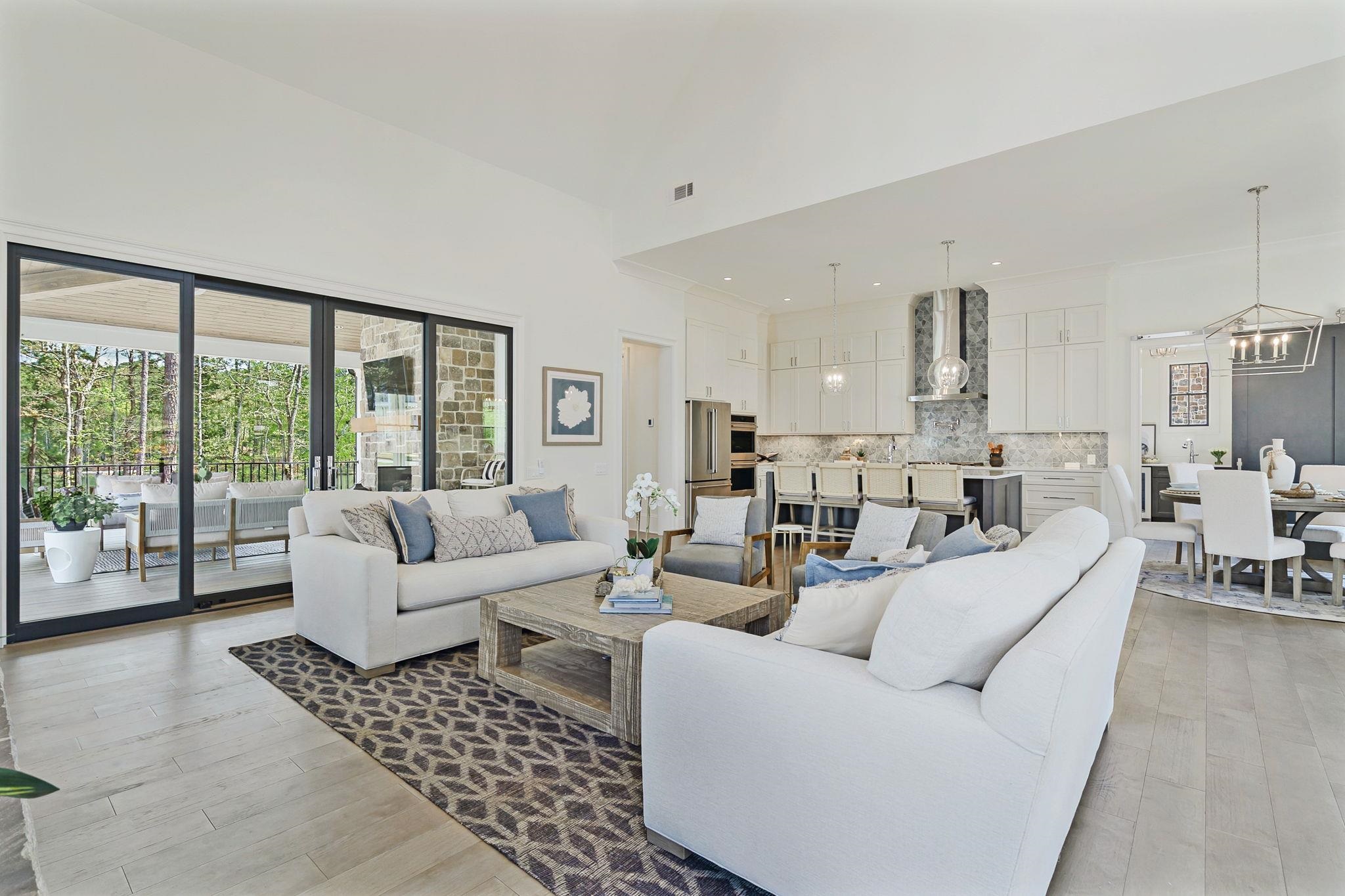 1091 LONGVIEW COMMONS