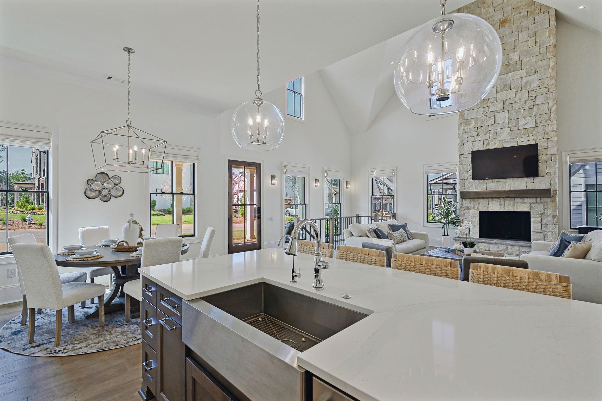 1091 LONGVIEW COMMONS