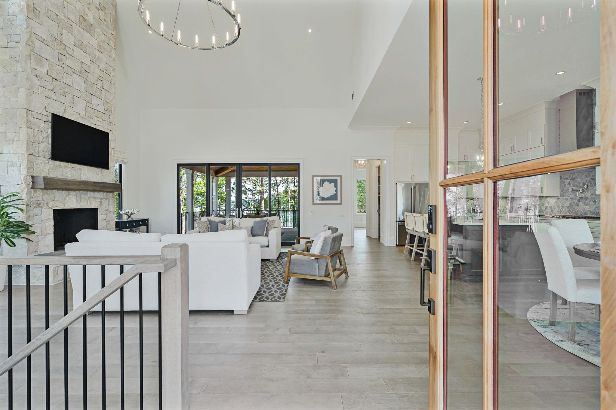 1091 LONGVIEW COMMONS