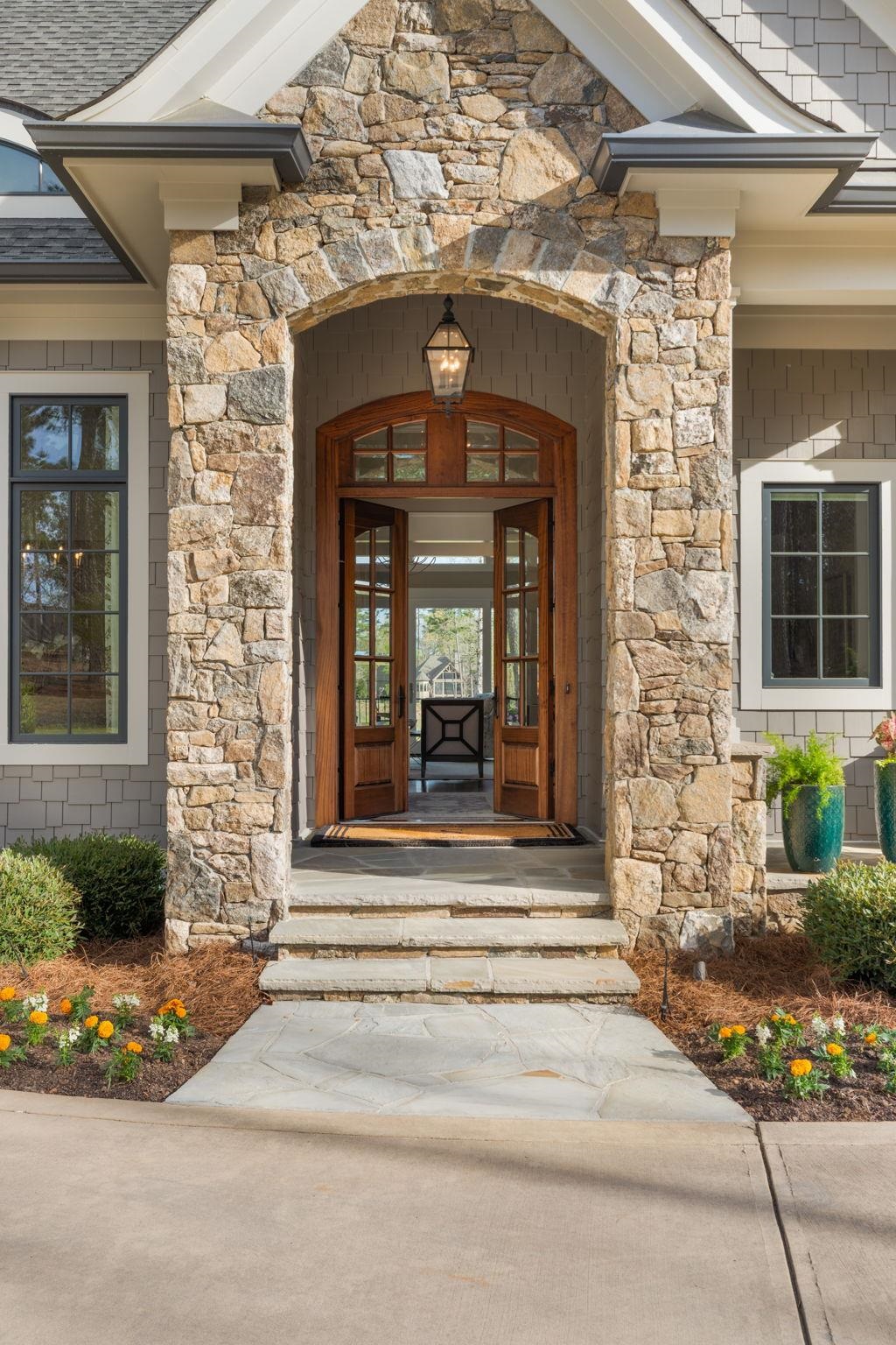 1240 ROSE CREEK