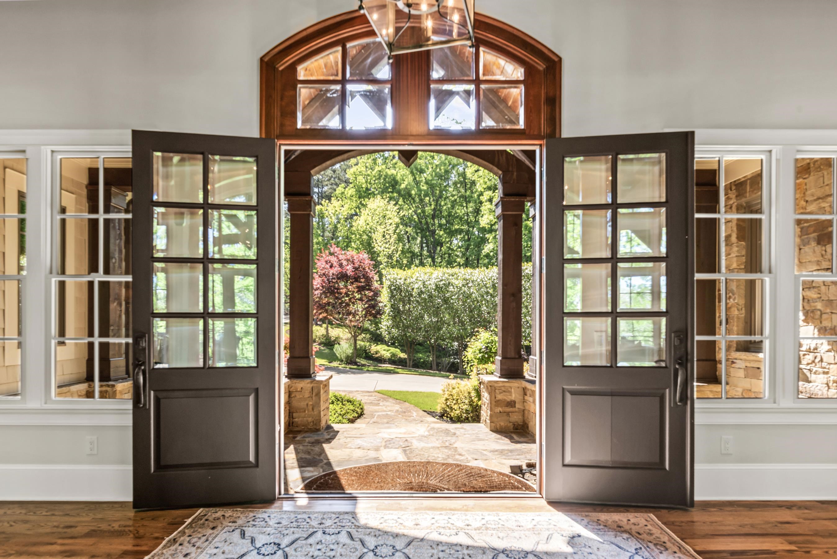 2030 LINGER LONGER DRIVE