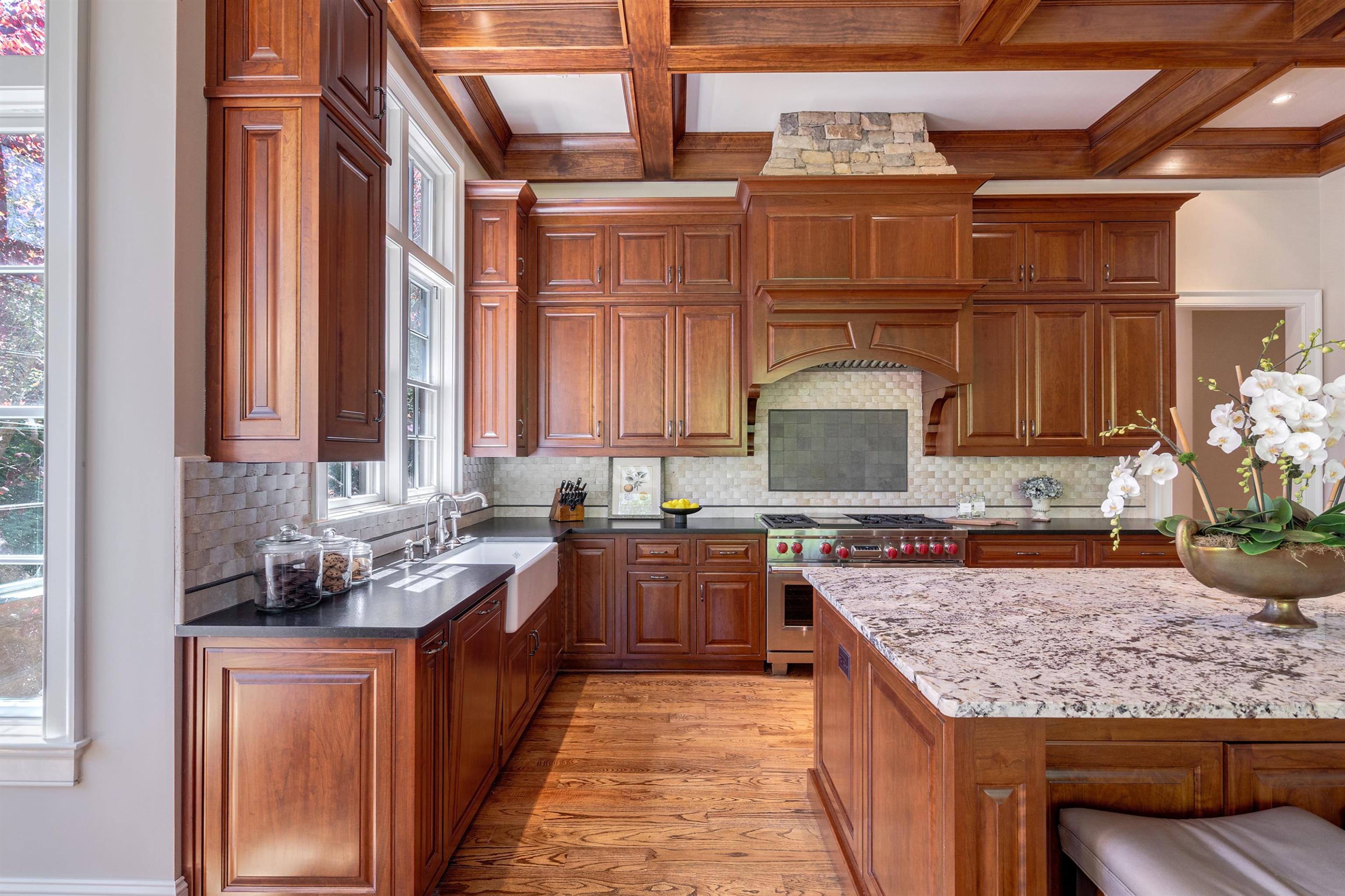 2030 LINGER LONGER DRIVE