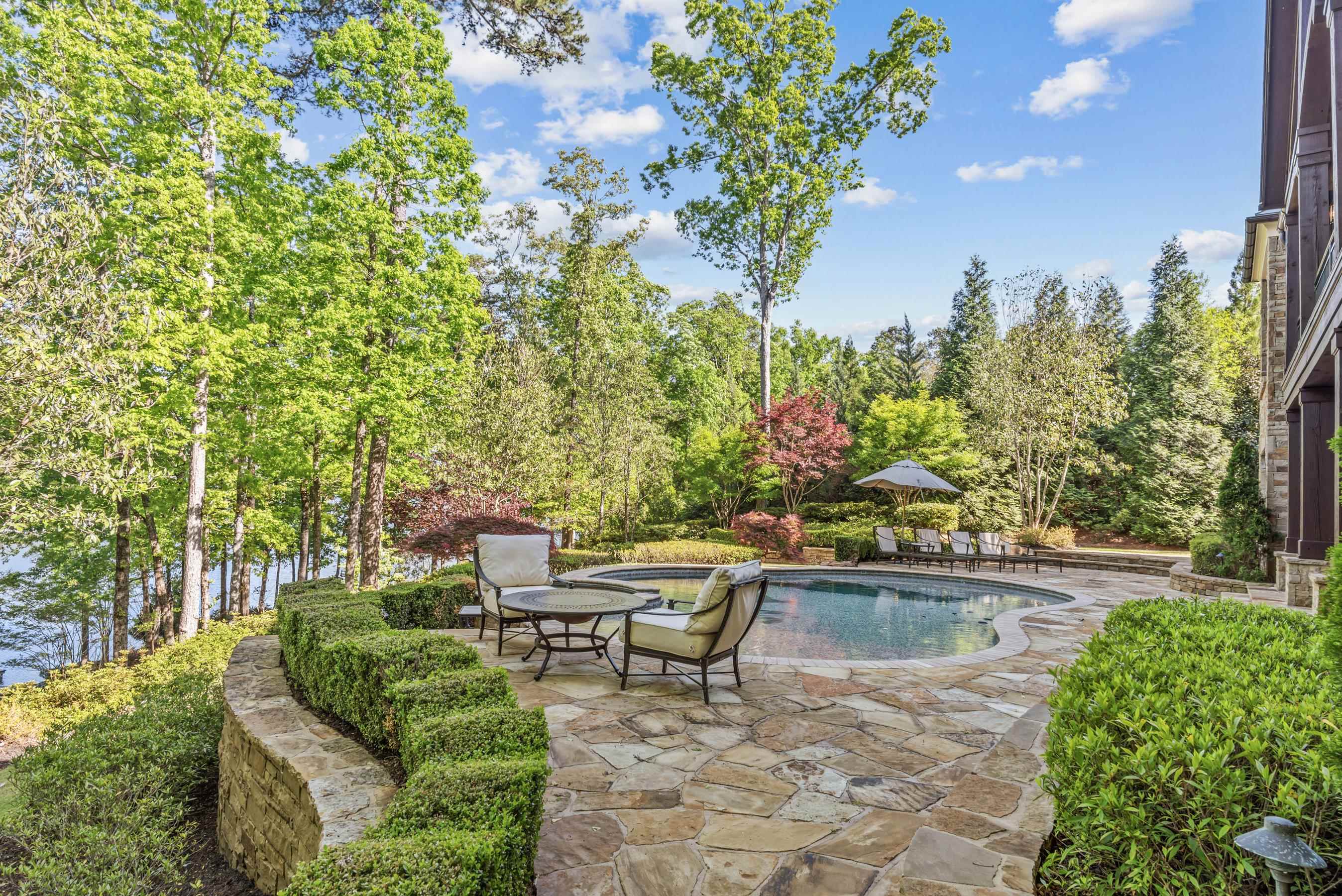 2030 LINGER LONGER DRIVE