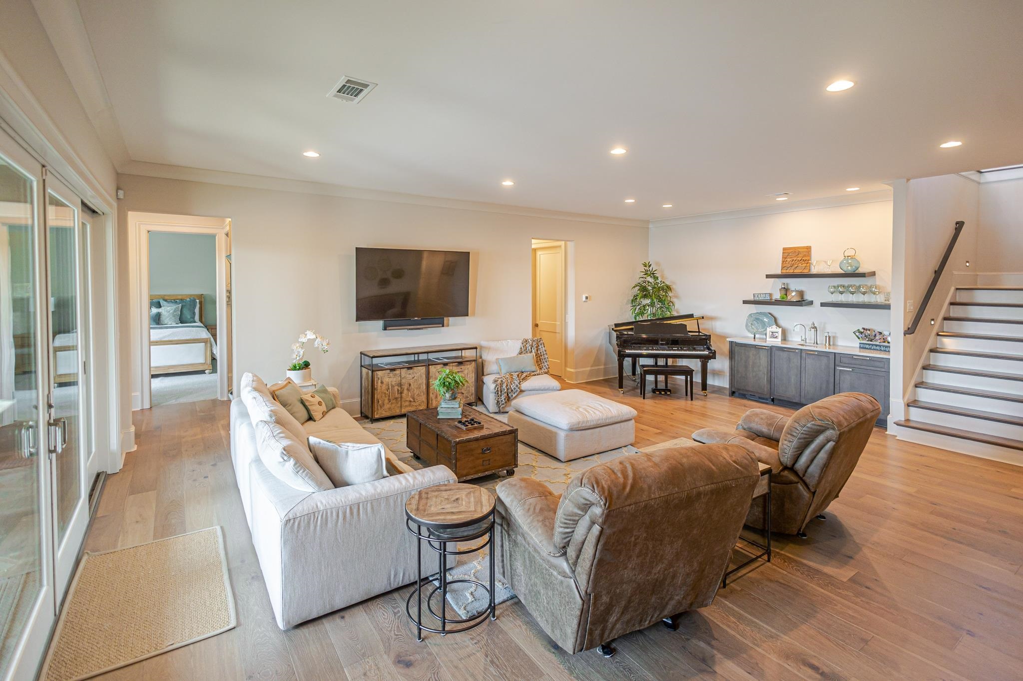 2751 LINGER LONGER DRIVE