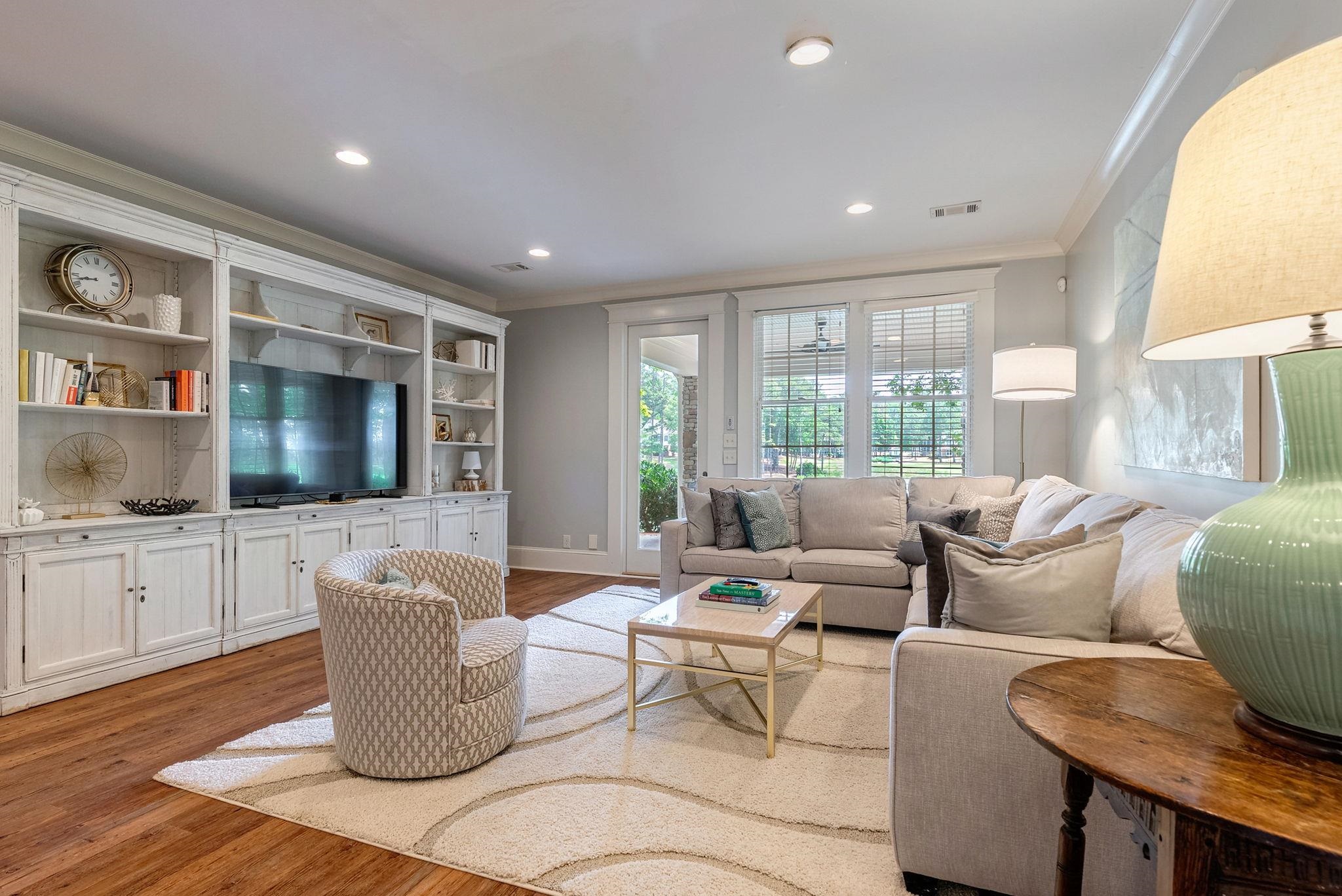 1010 CAROLYNS PLACE