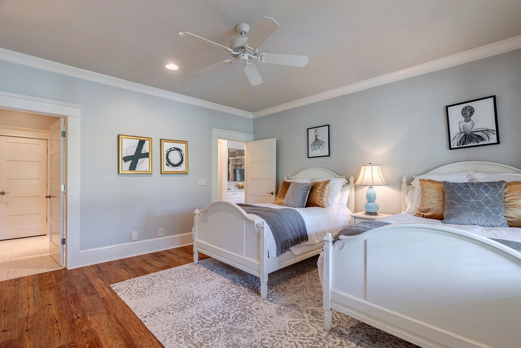 1010 CAROLYNS PLACE