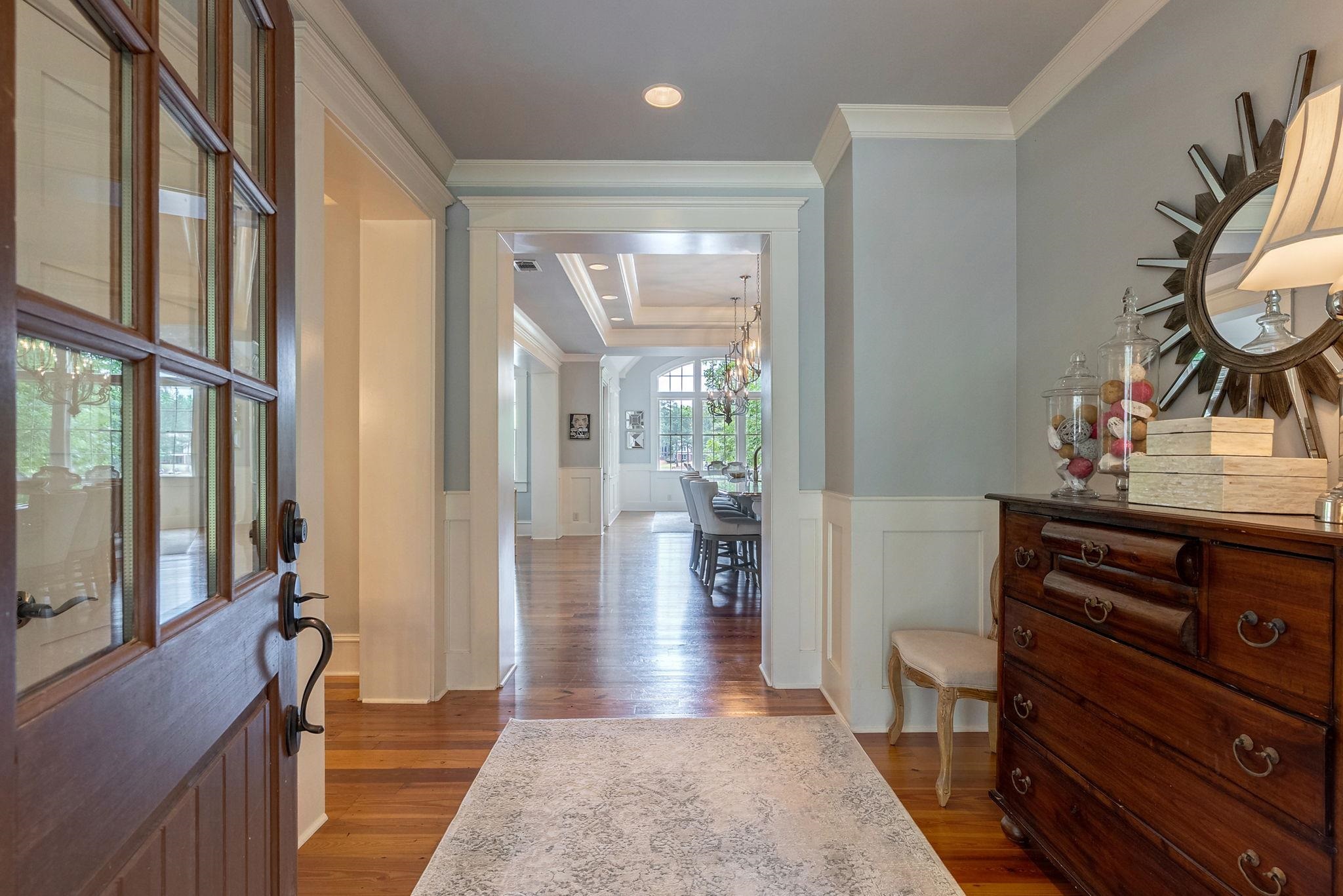 1010 CAROLYNS PLACE