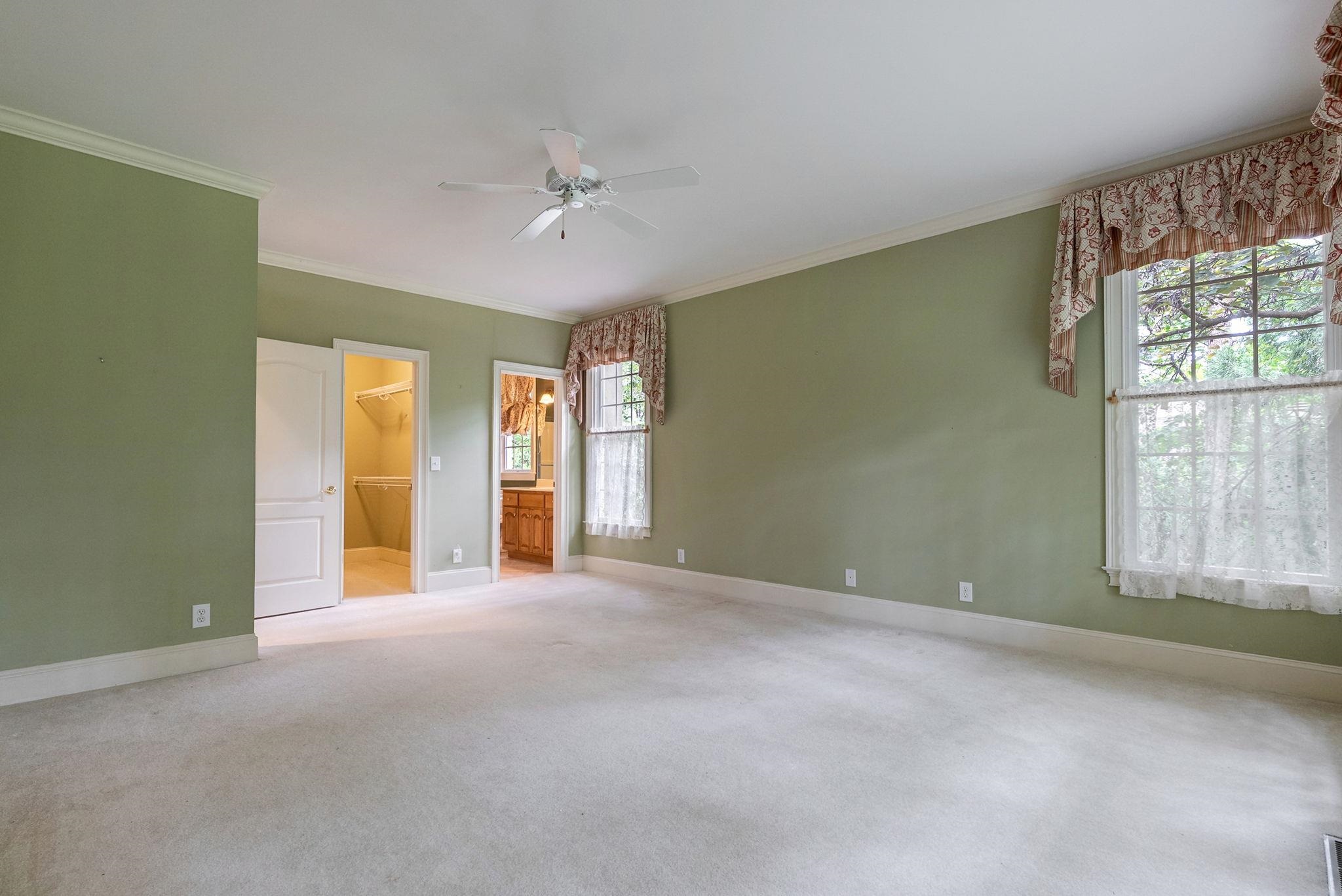 1021 PLANTERS LANE