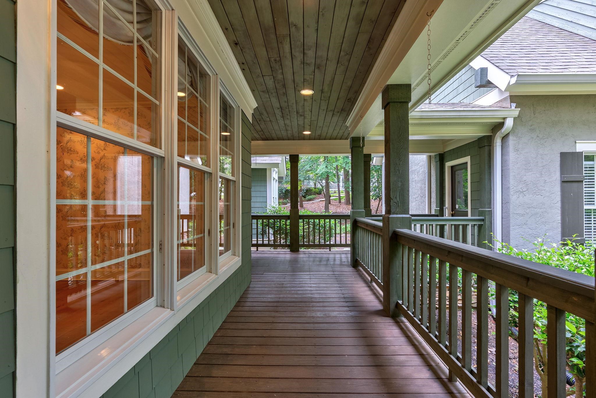 1021 PLANTERS LANE