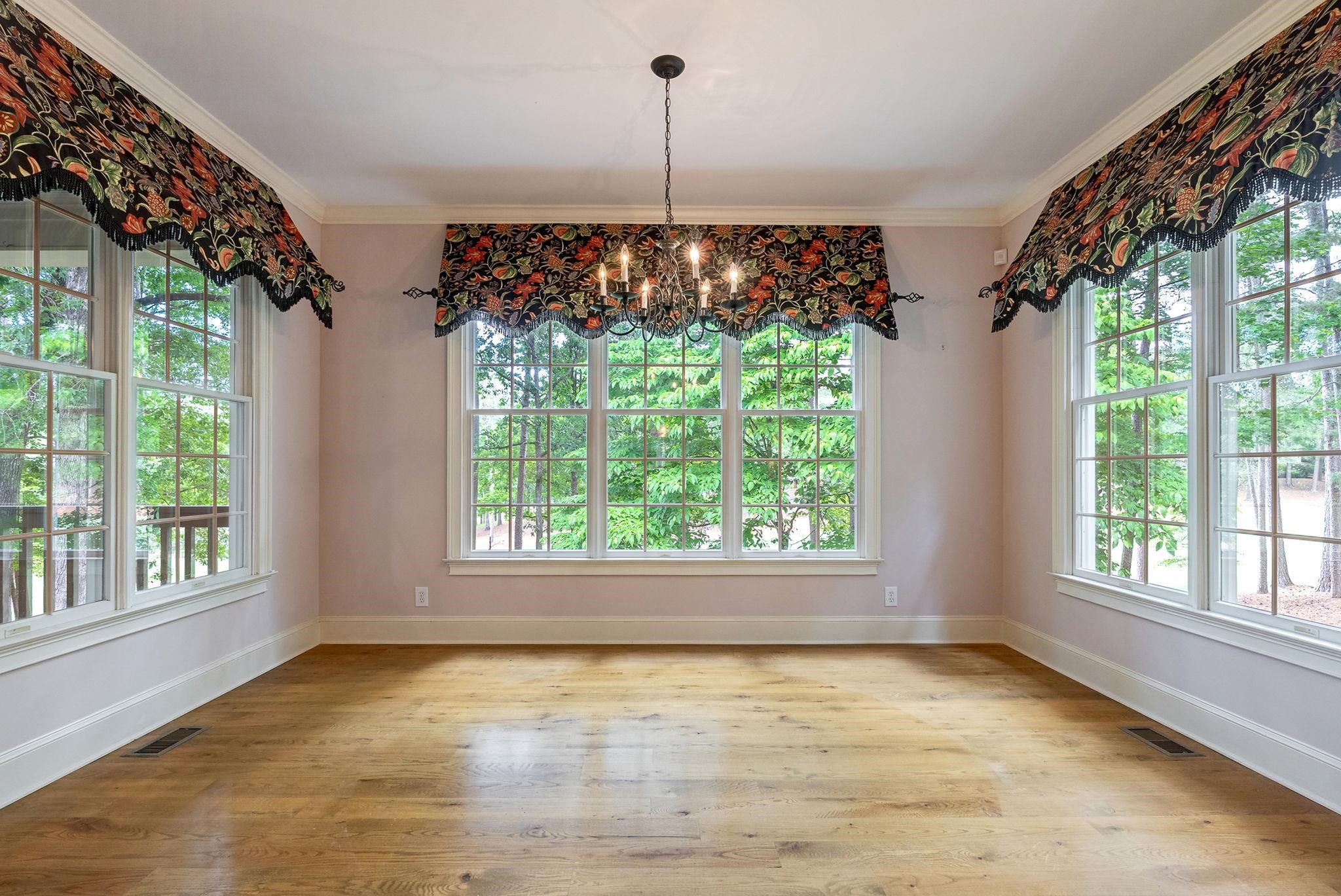 1021 PLANTERS LANE