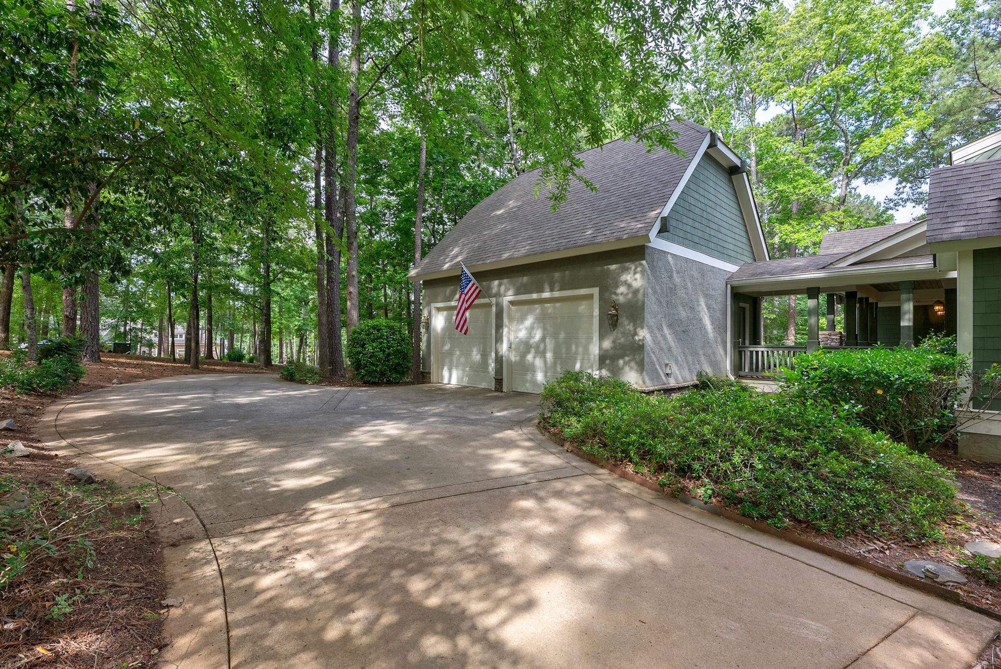1021 PLANTERS LANE