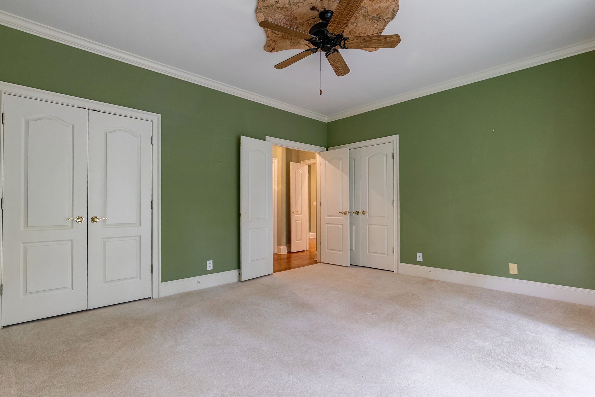 1021 PLANTERS LANE