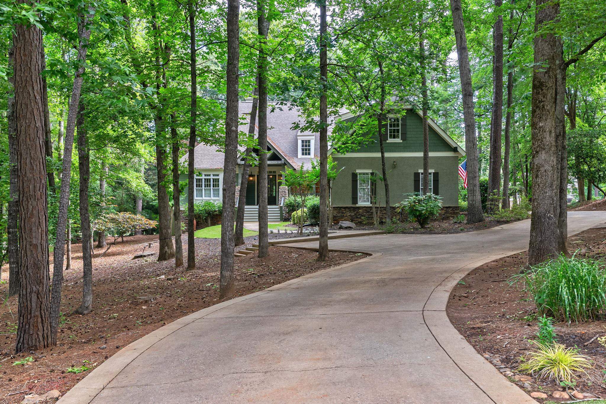 1021 PLANTERS LANE