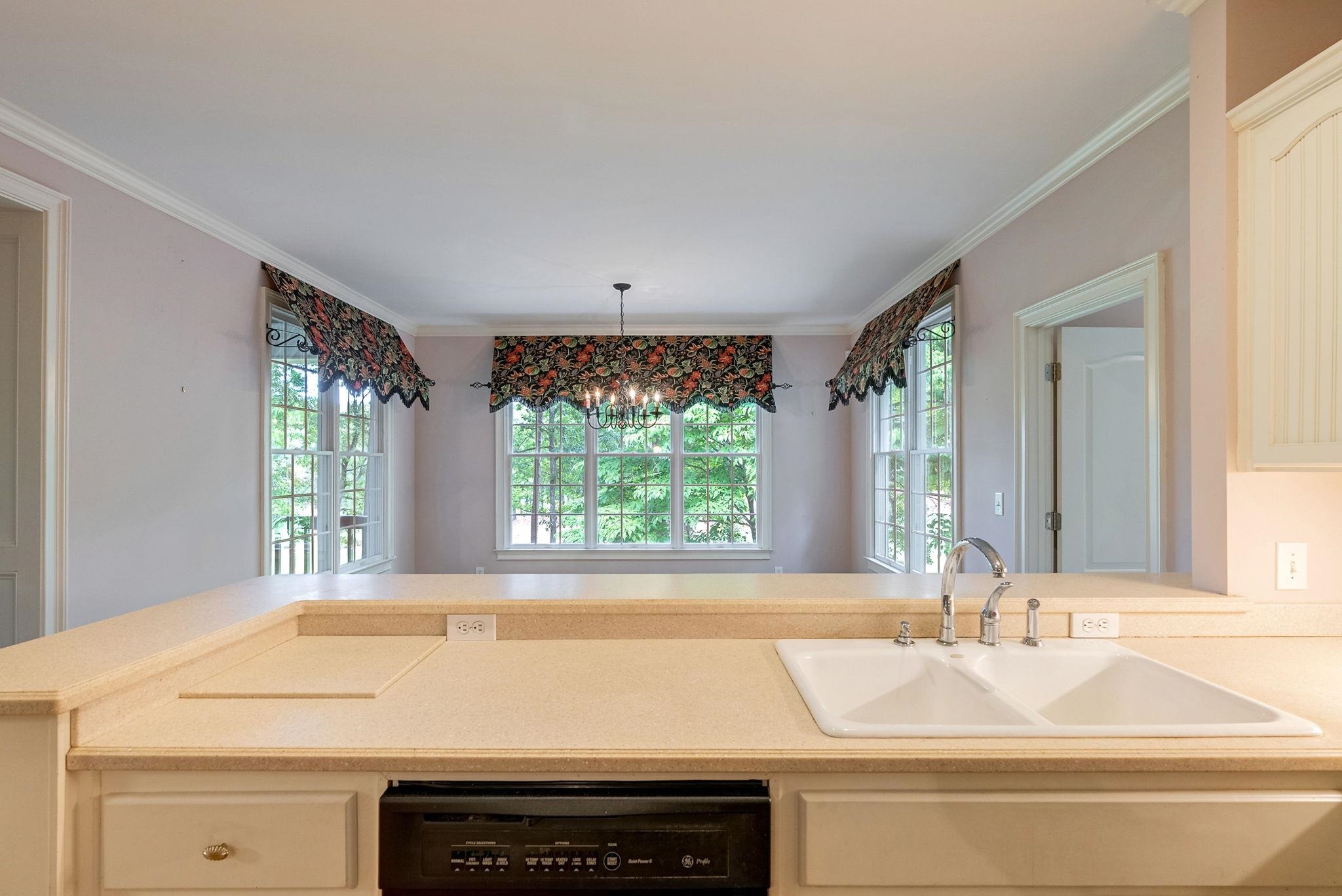 1021 PLANTERS LANE