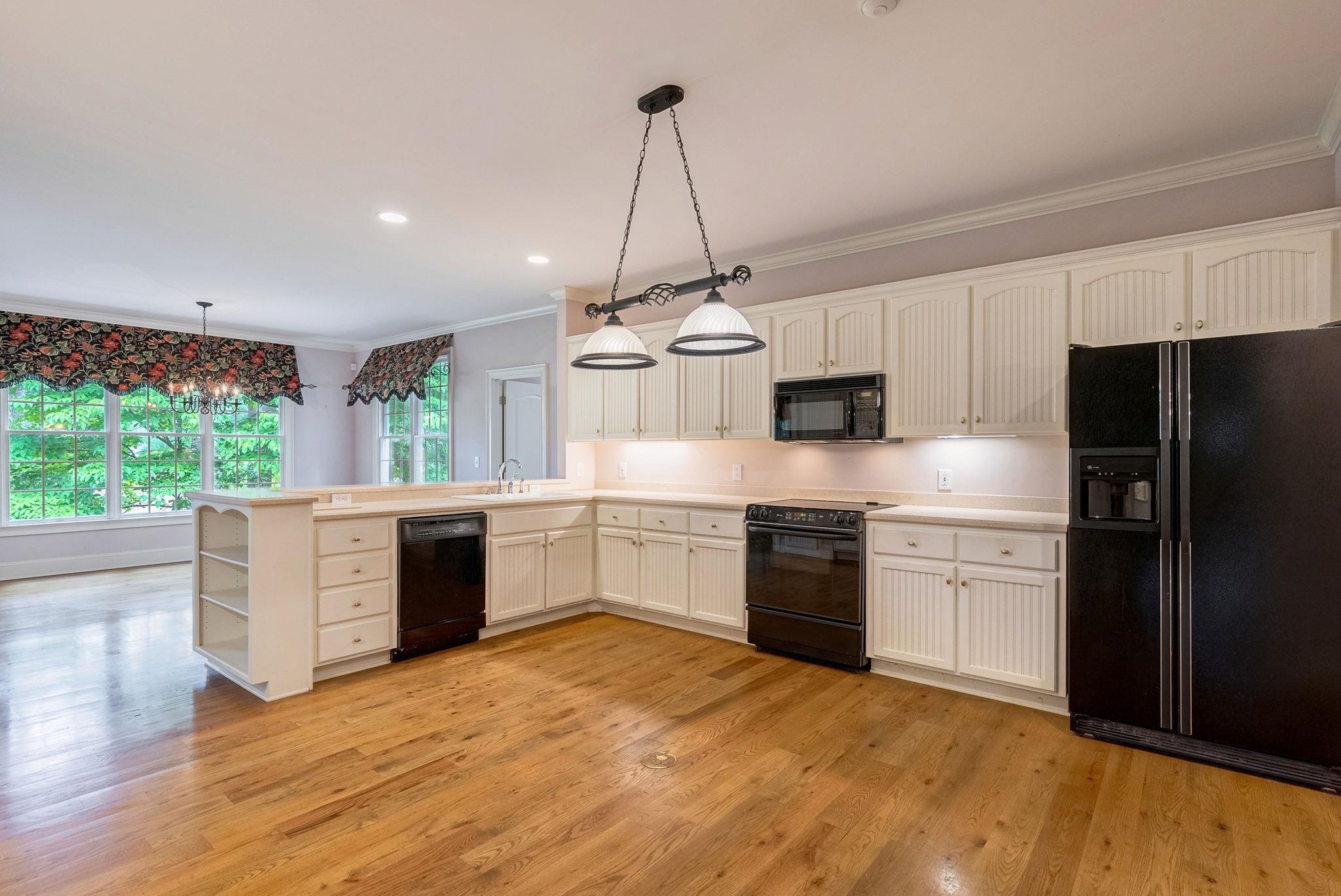 1021 PLANTERS LANE