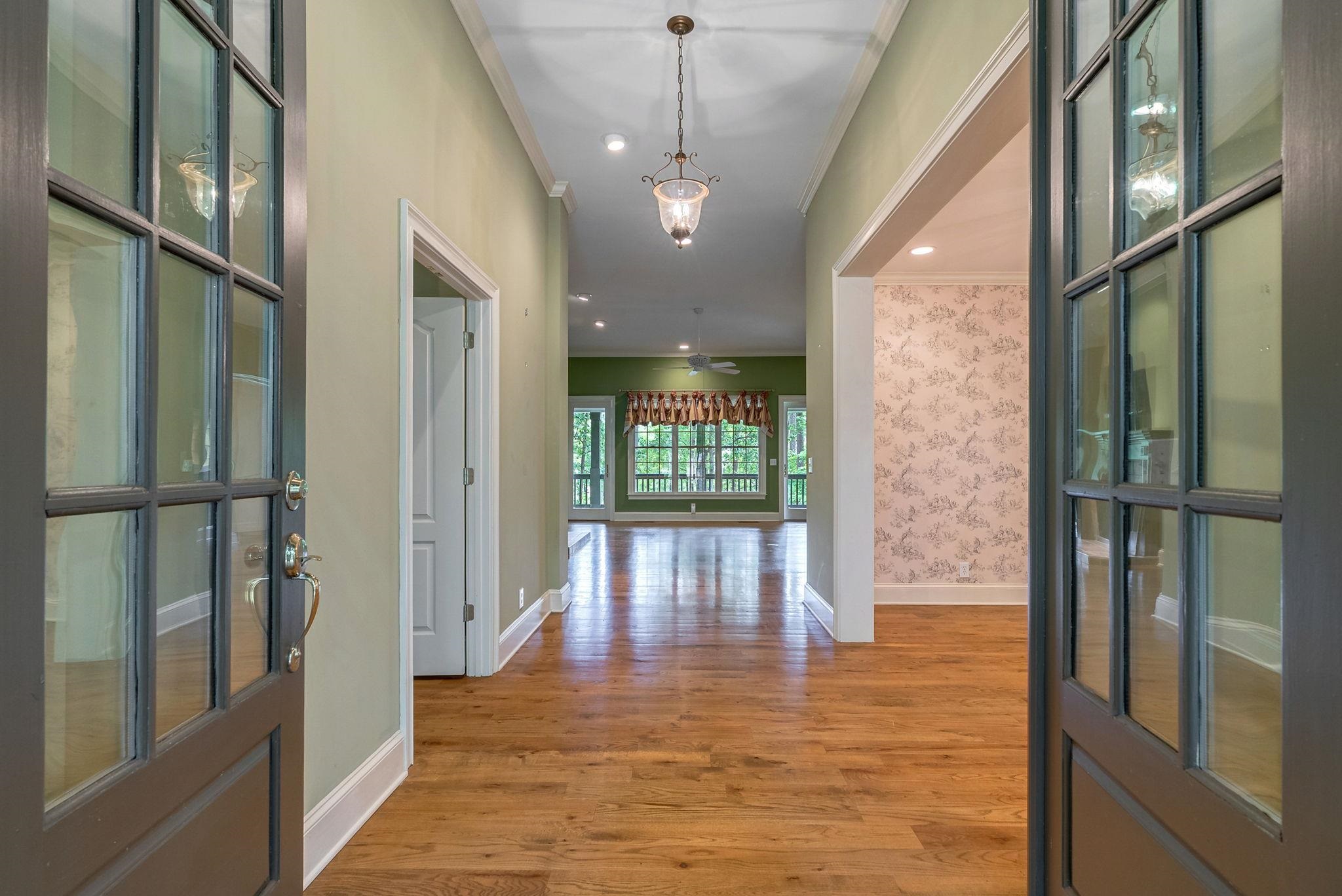 1021 PLANTERS LANE