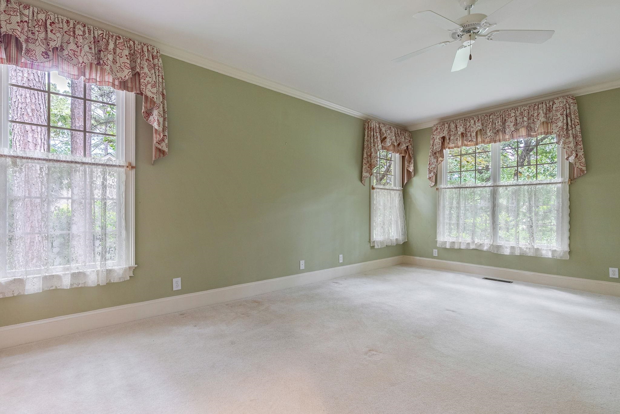 1021 PLANTERS LANE