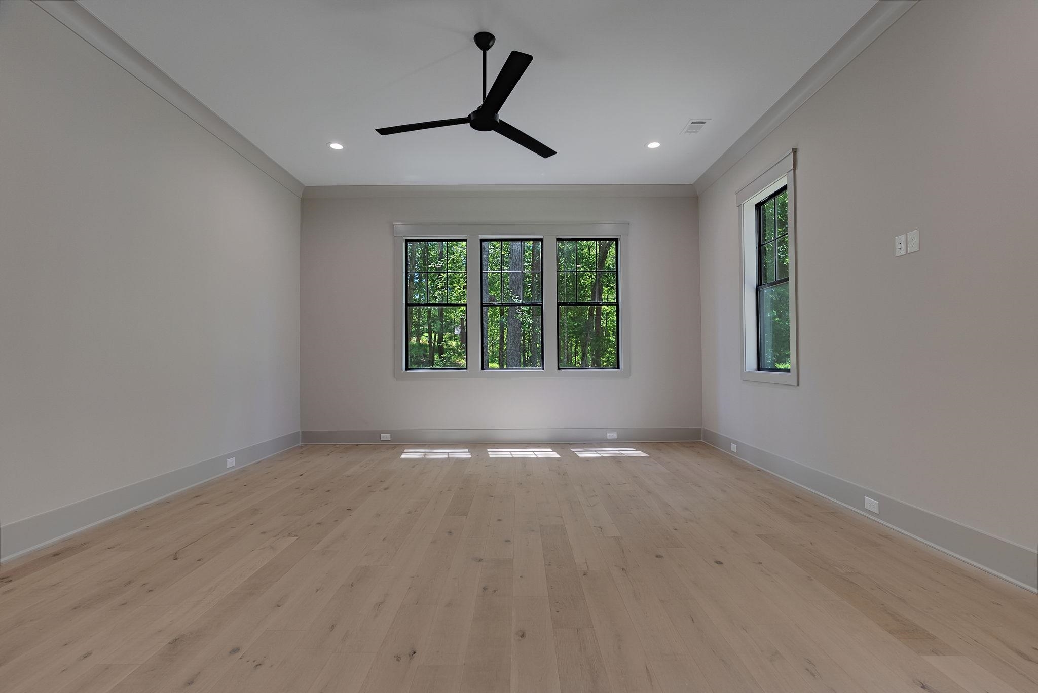 1010 MONFORT COURT