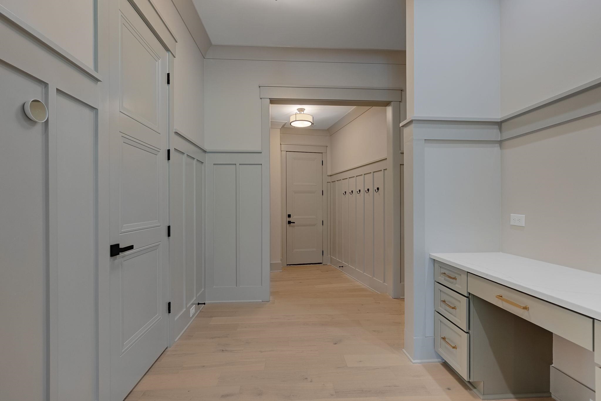 1010 MONFORT COURT