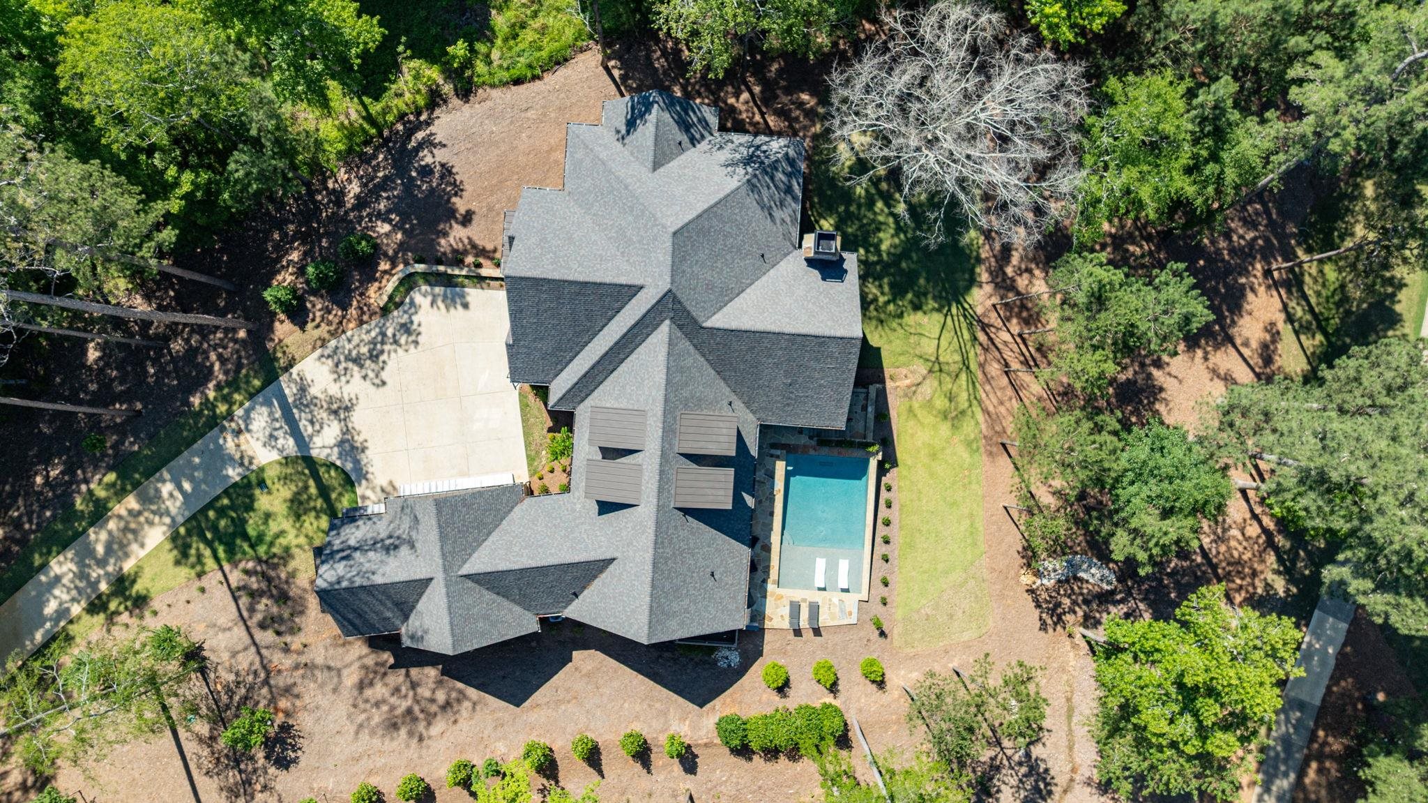 1010 MONFORT COURT