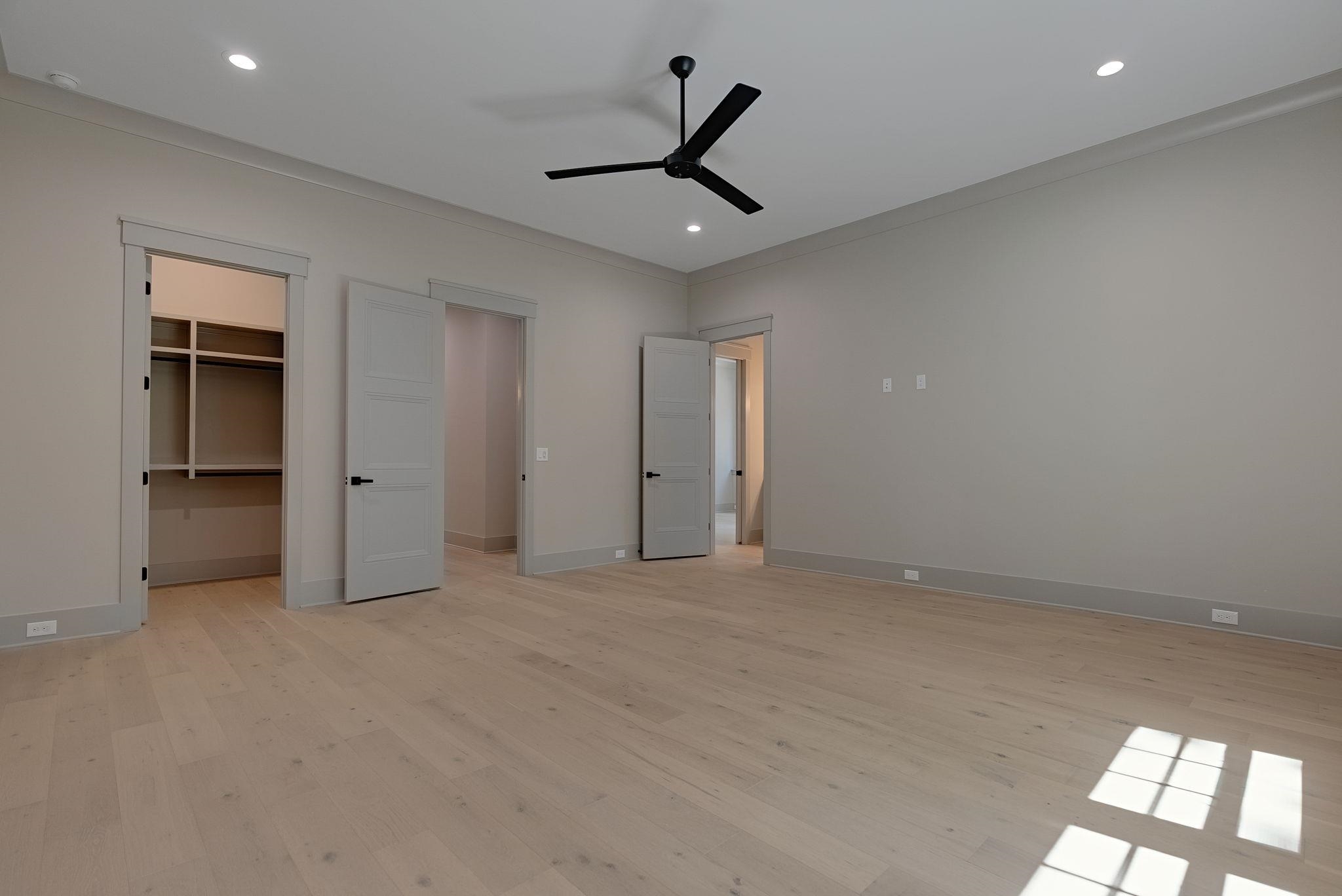 1010 MONFORT COURT