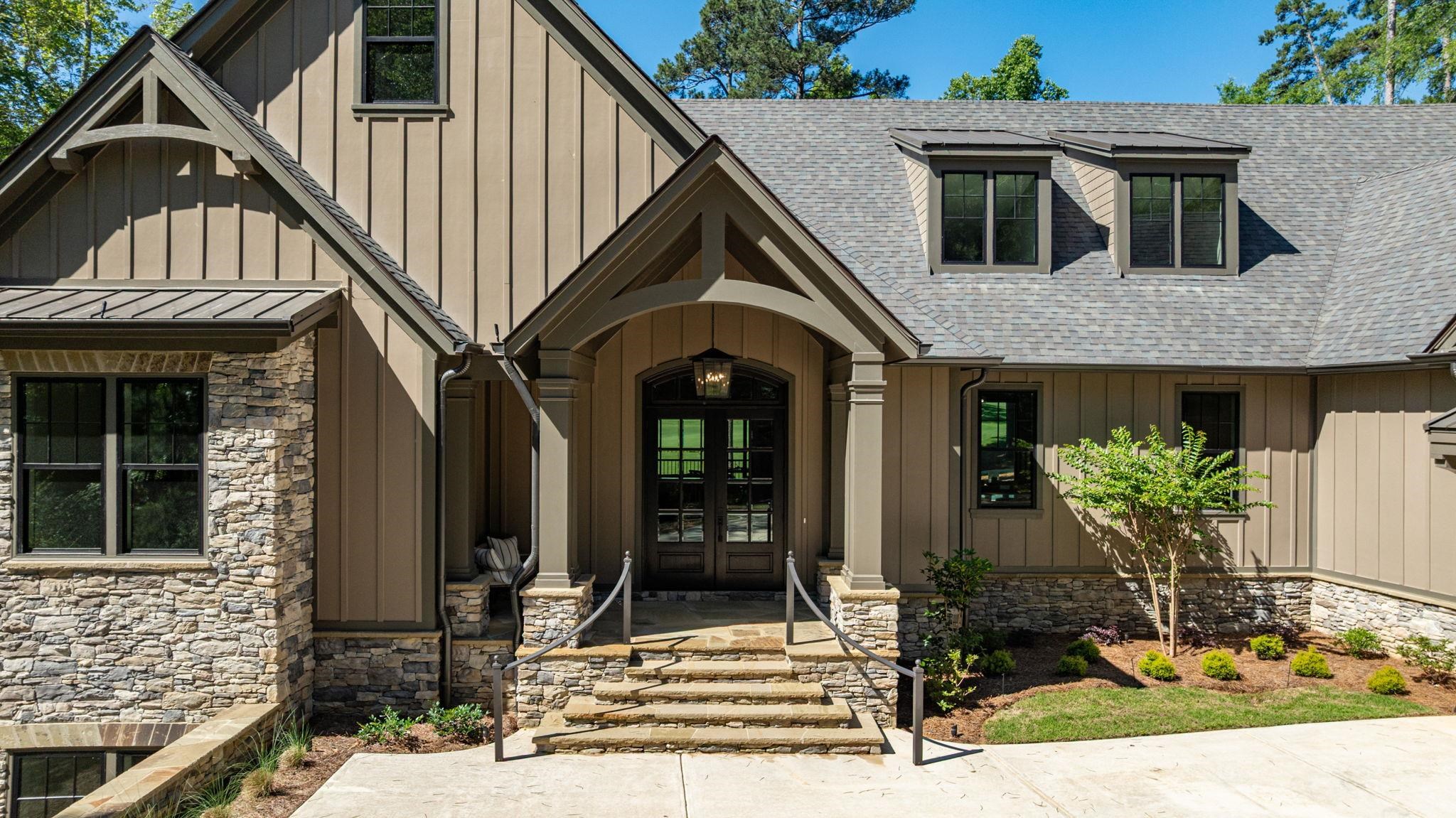 1010 MONFORT COURT