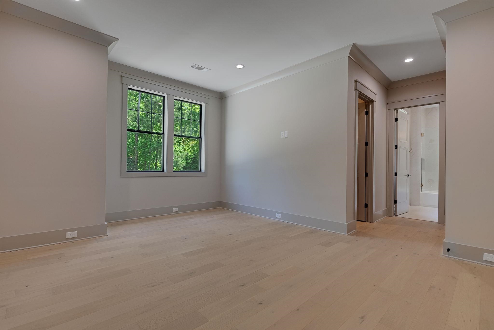 1010 MONFORT COURT