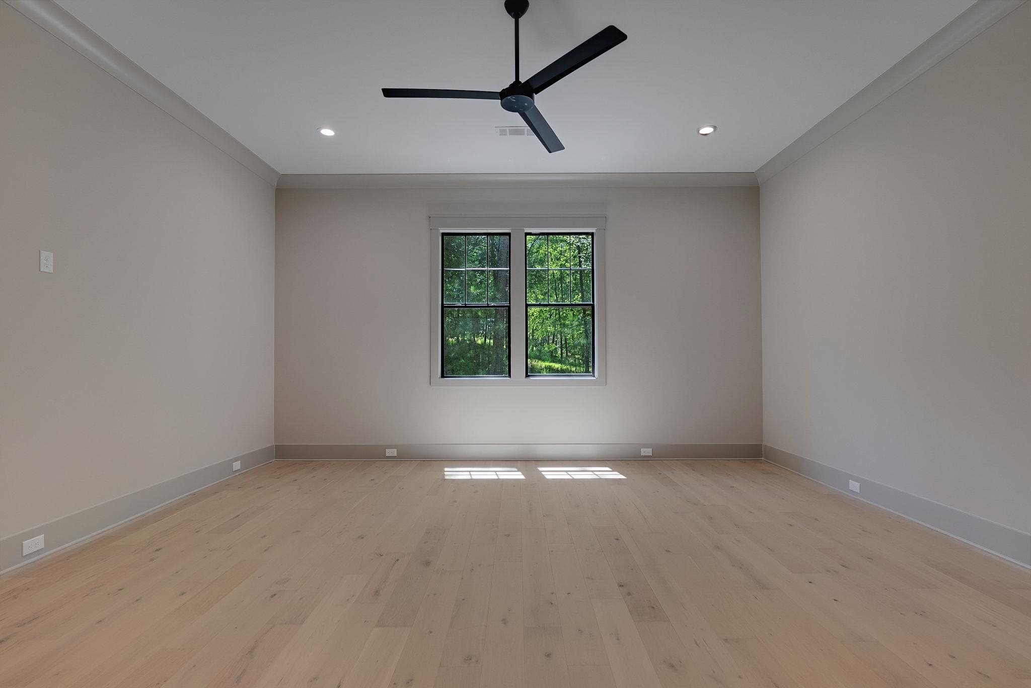 1010 MONFORT COURT