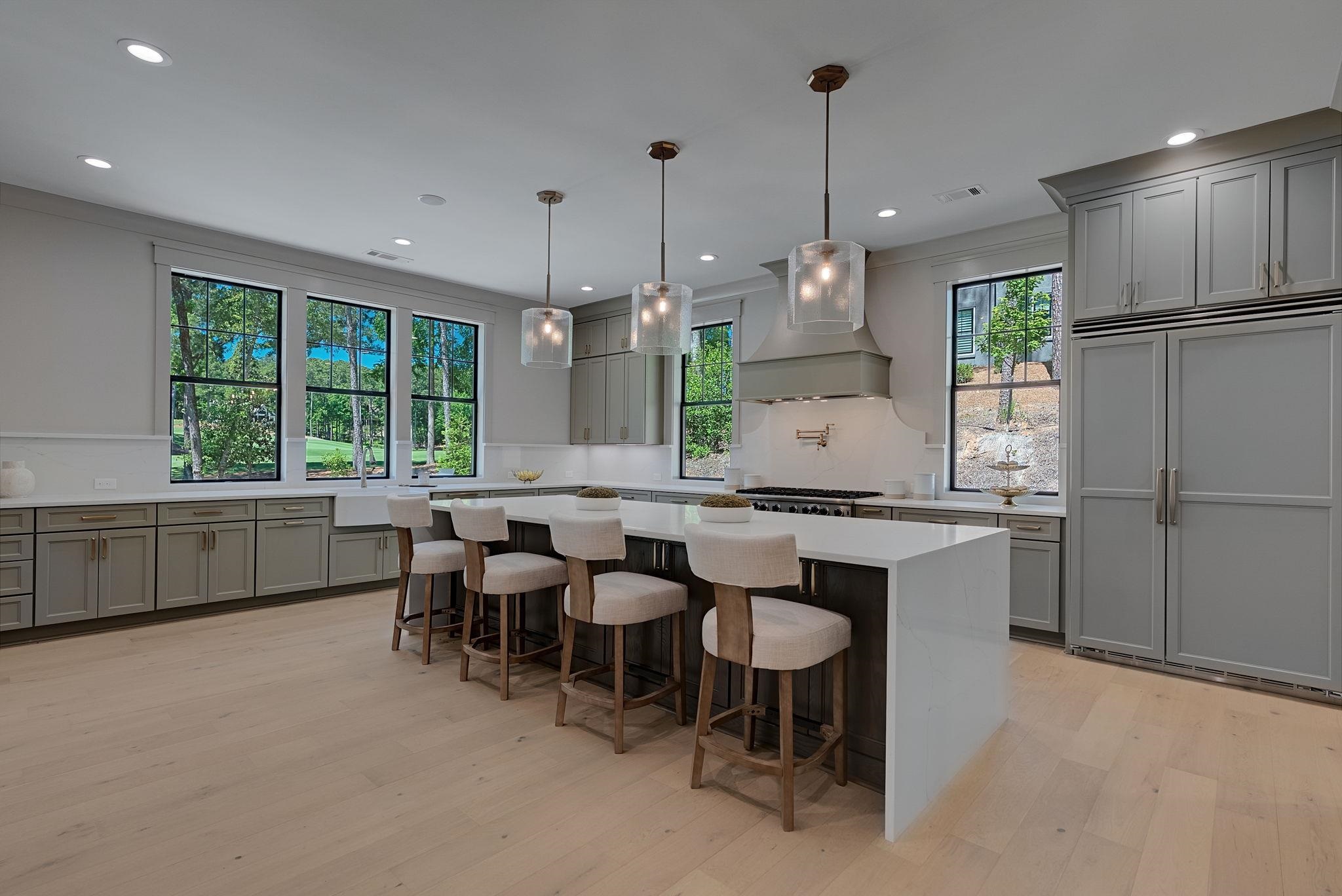 1010 MONFORT COURT