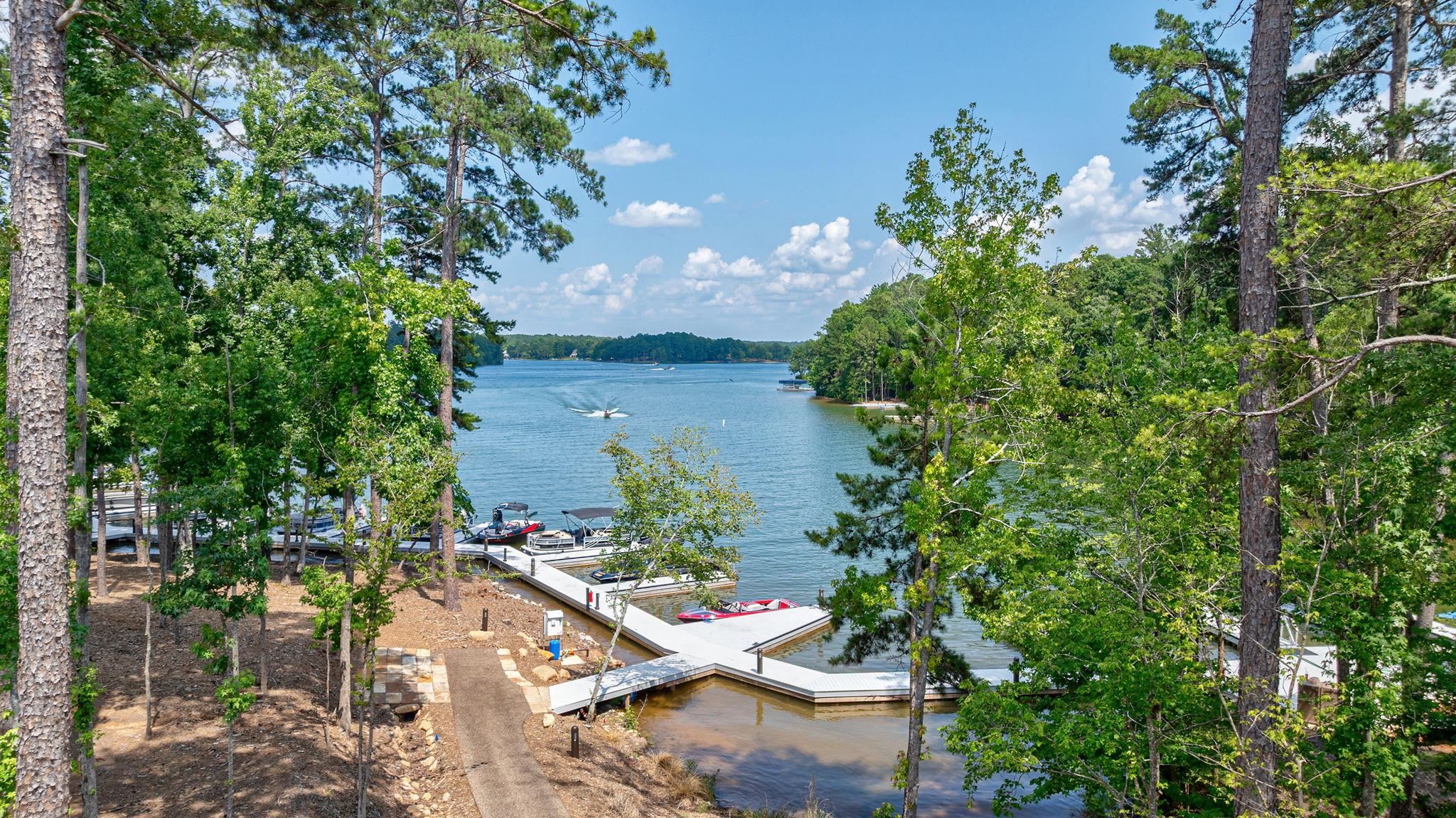 1062 FISH HOOK LANE