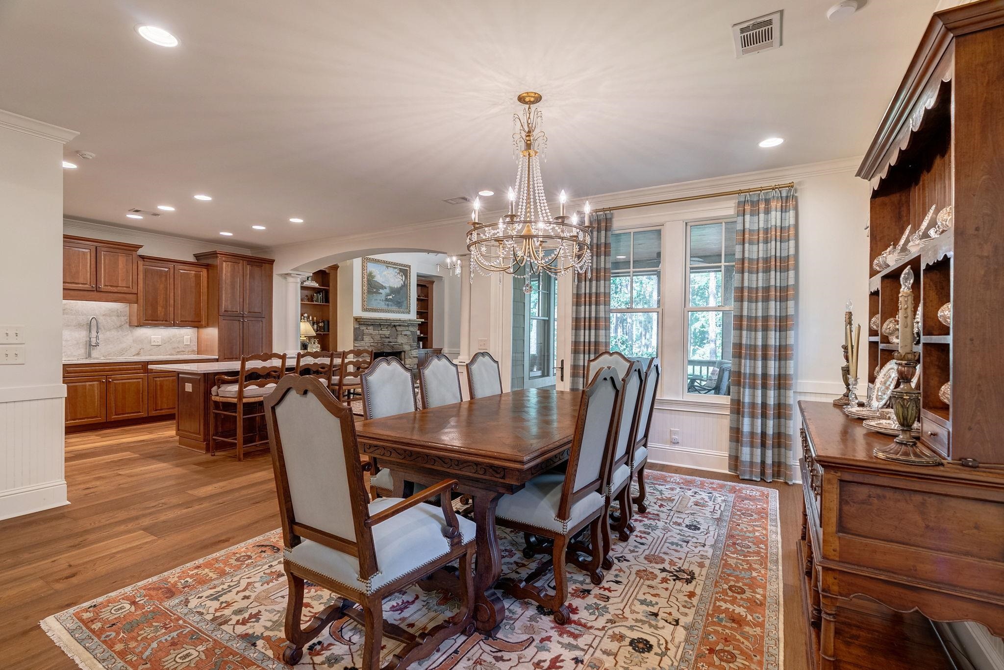 1081 REGENCY DRIVE