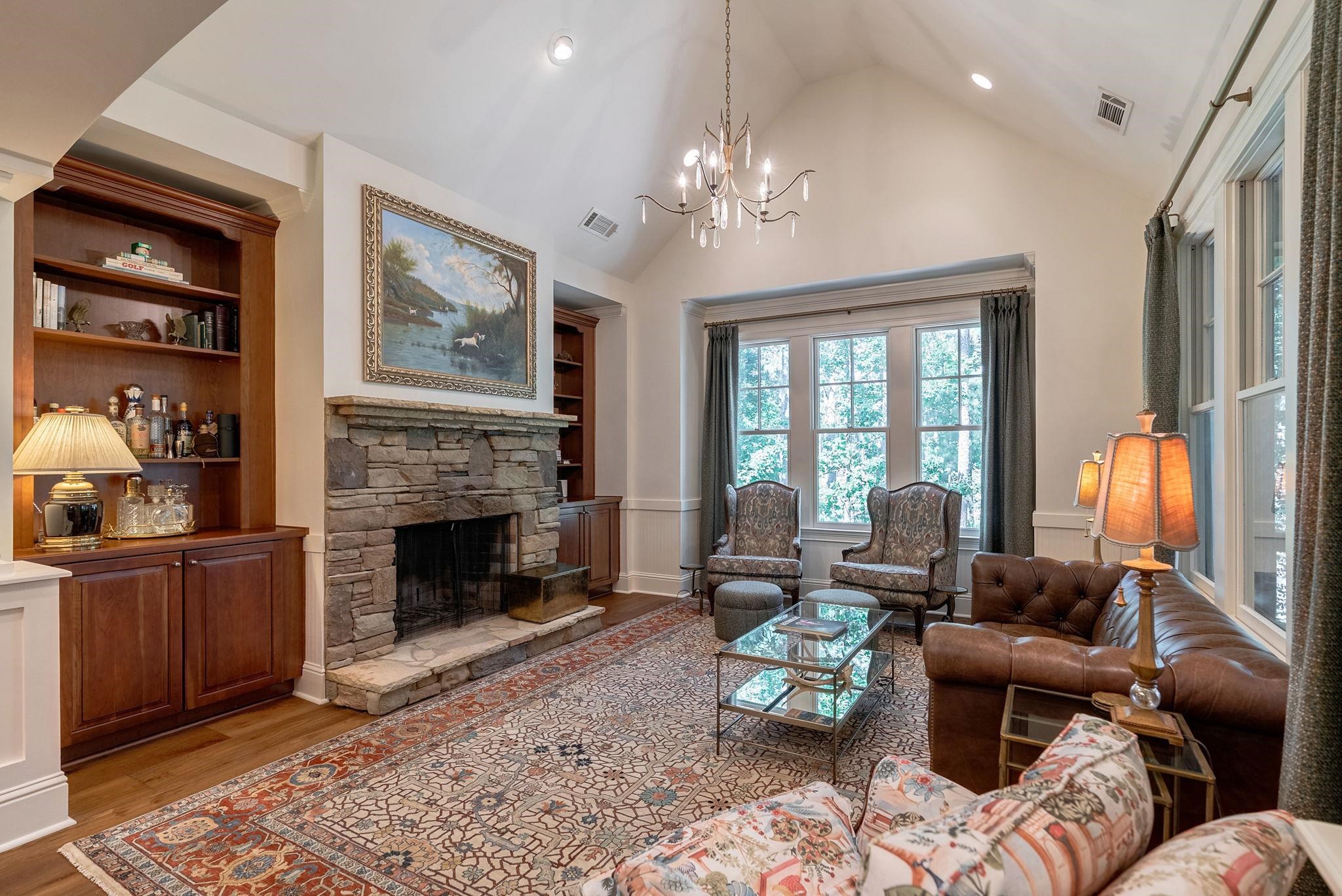 1081 REGENCY DRIVE