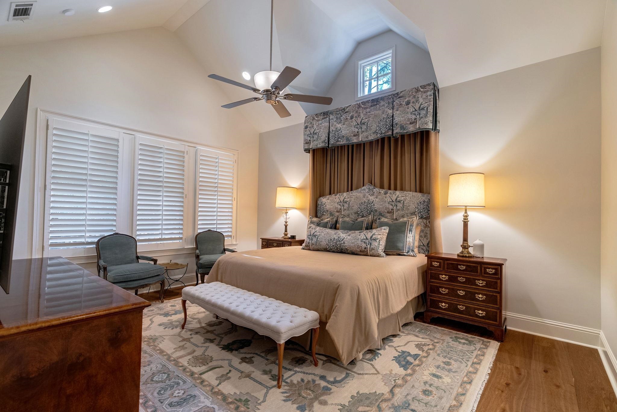 1081 REGENCY DRIVE
