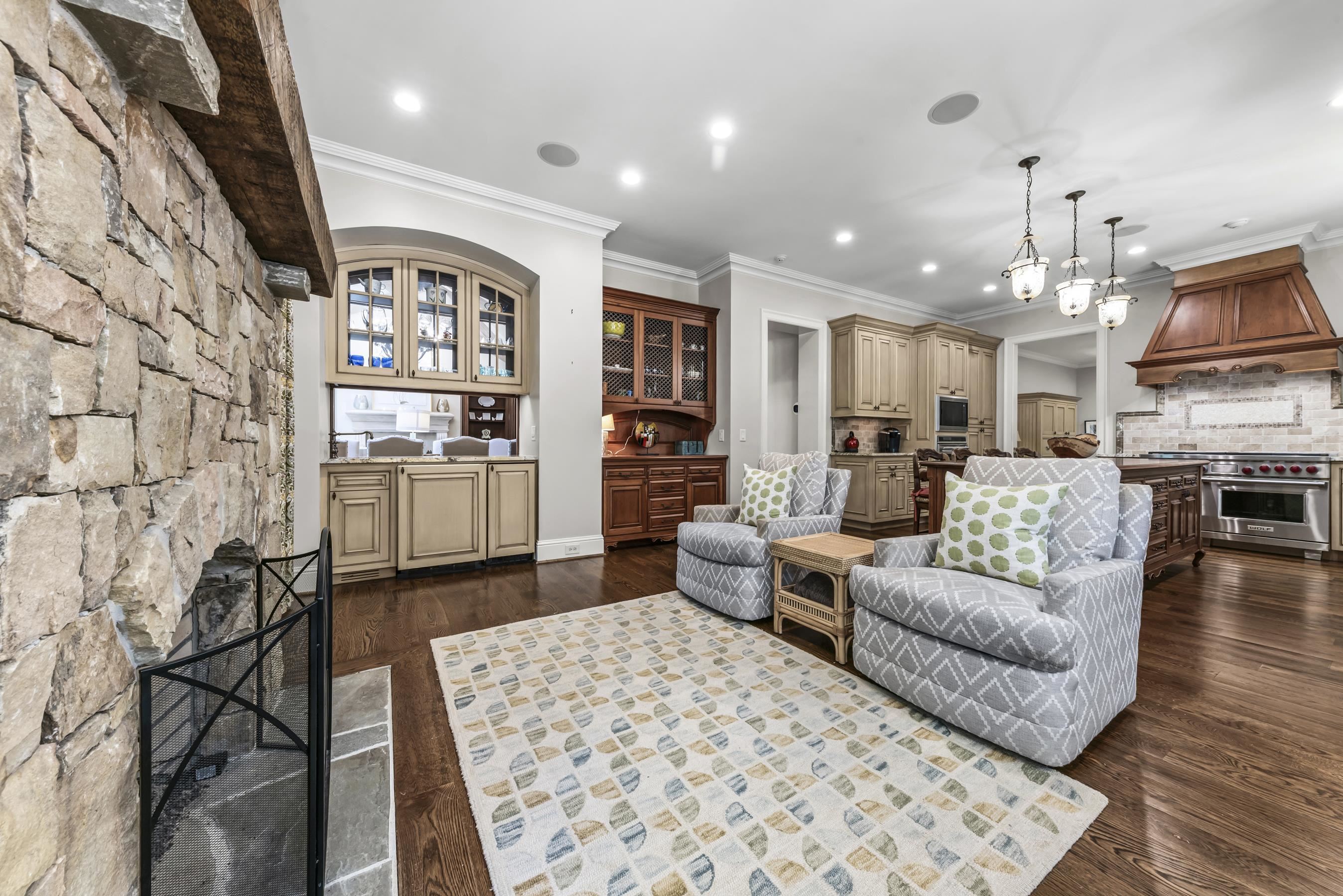 1241 LAKE CLUB DRIVE