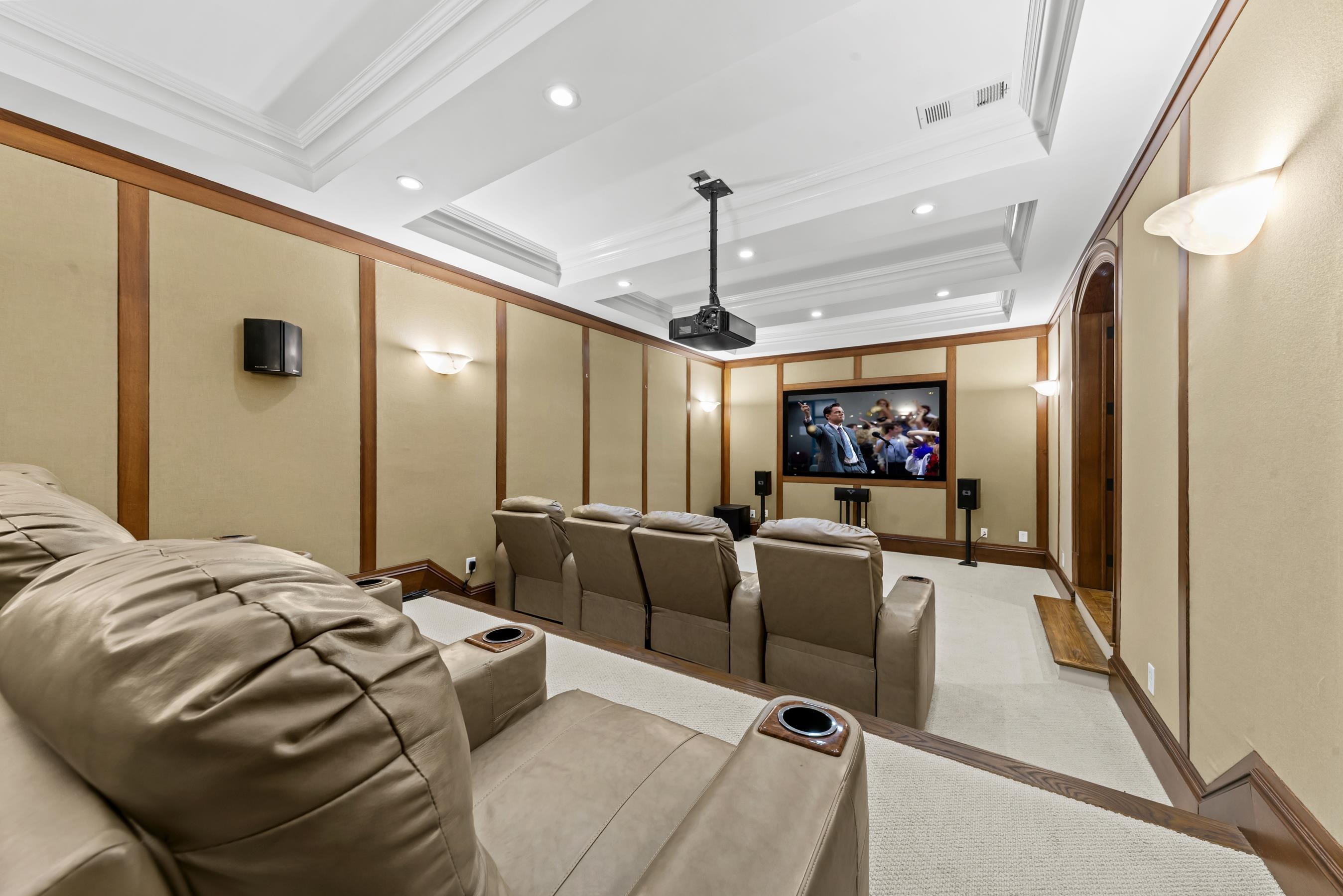1241 LAKE CLUB DRIVE