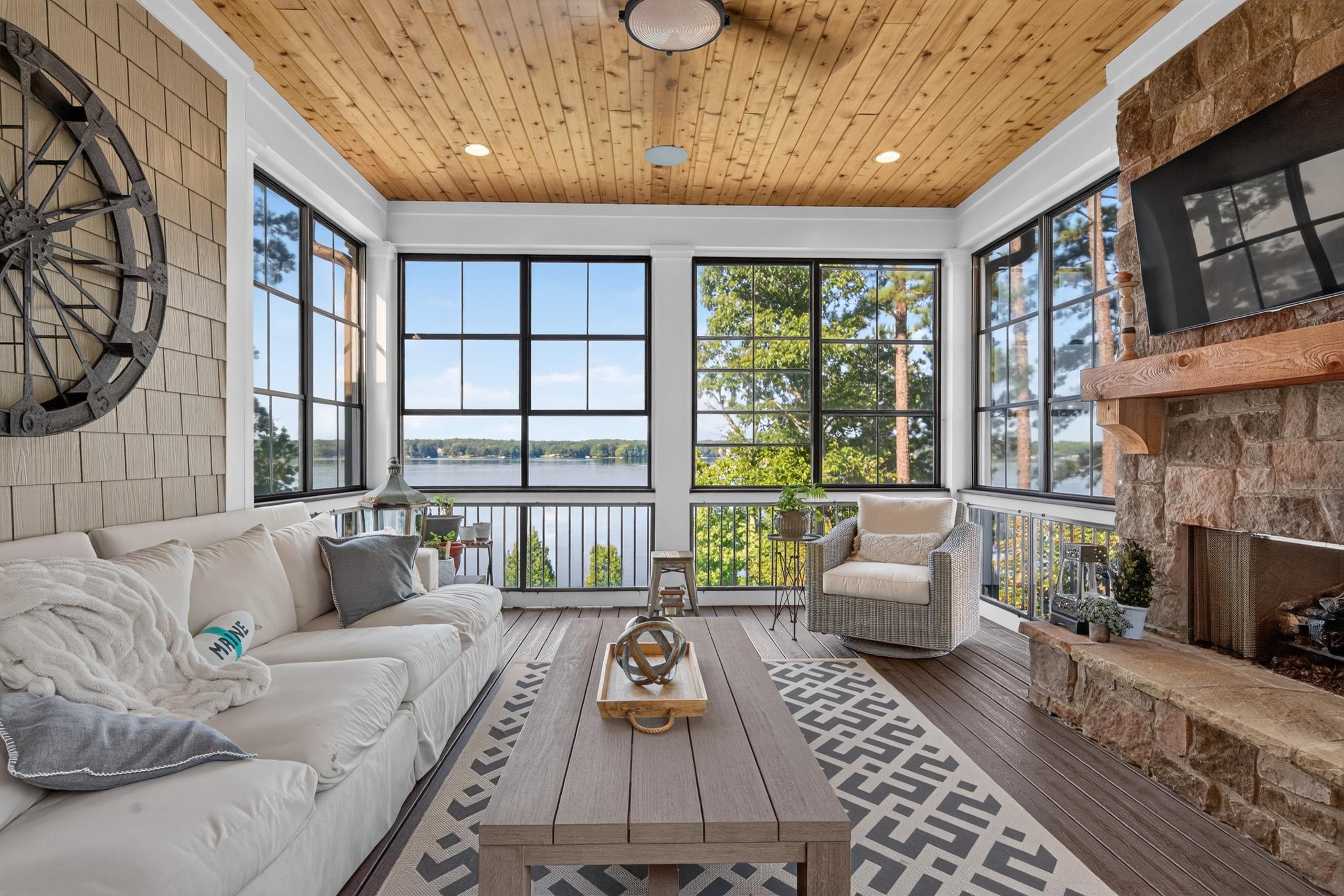 1131 KINGFISHER POINT