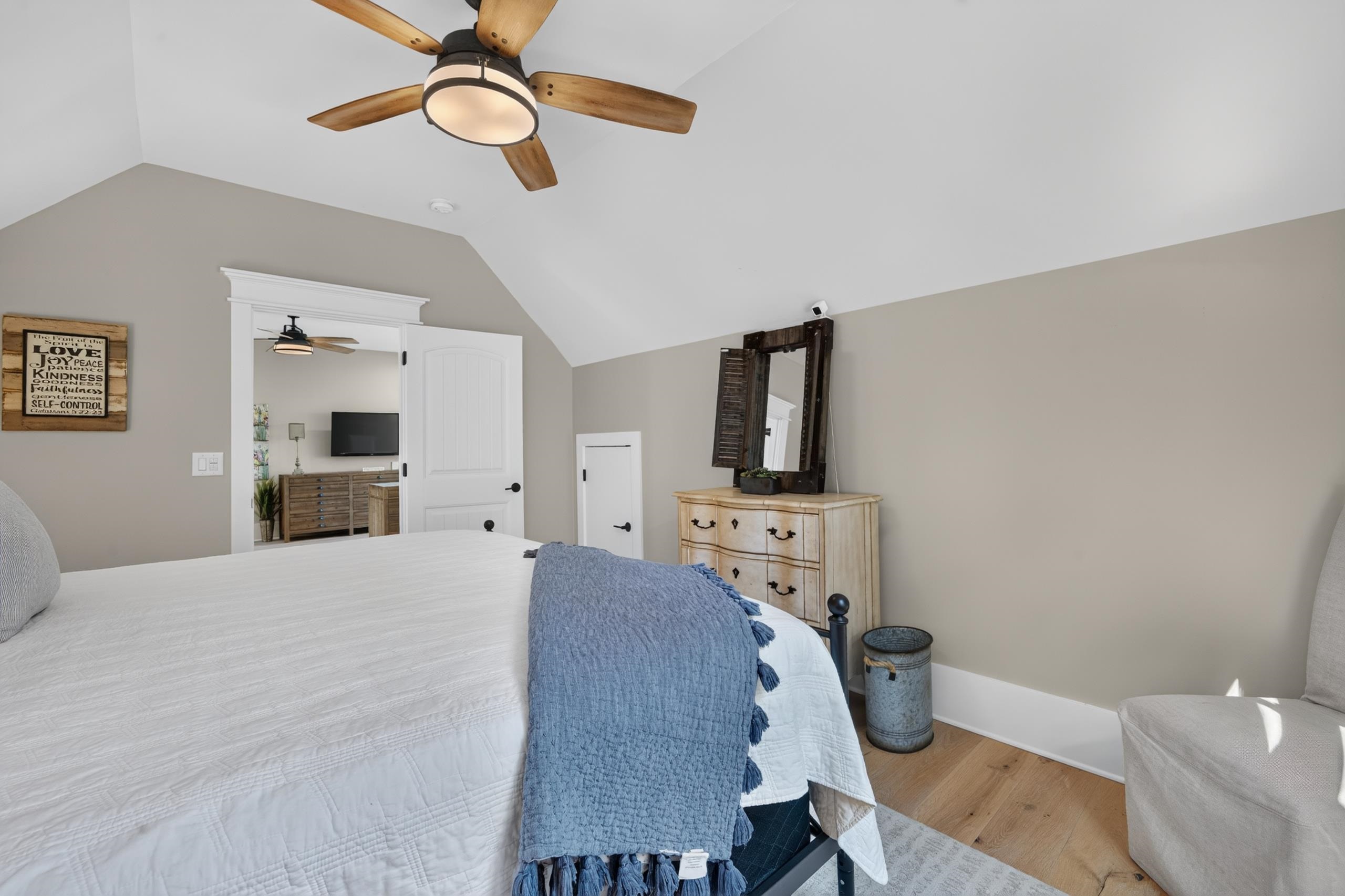 1131 KINGFISHER POINT