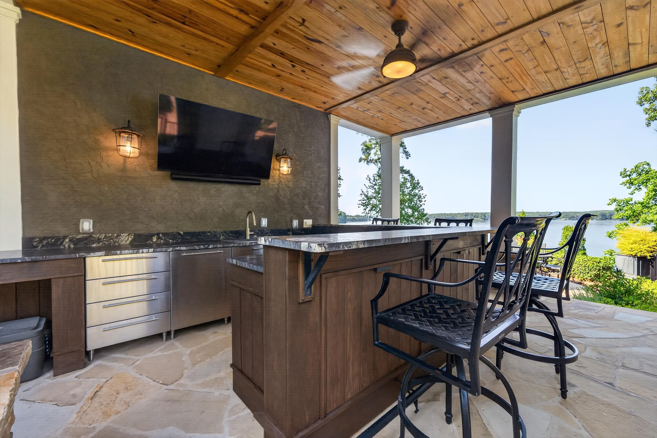 1131 KINGFISHER POINT
