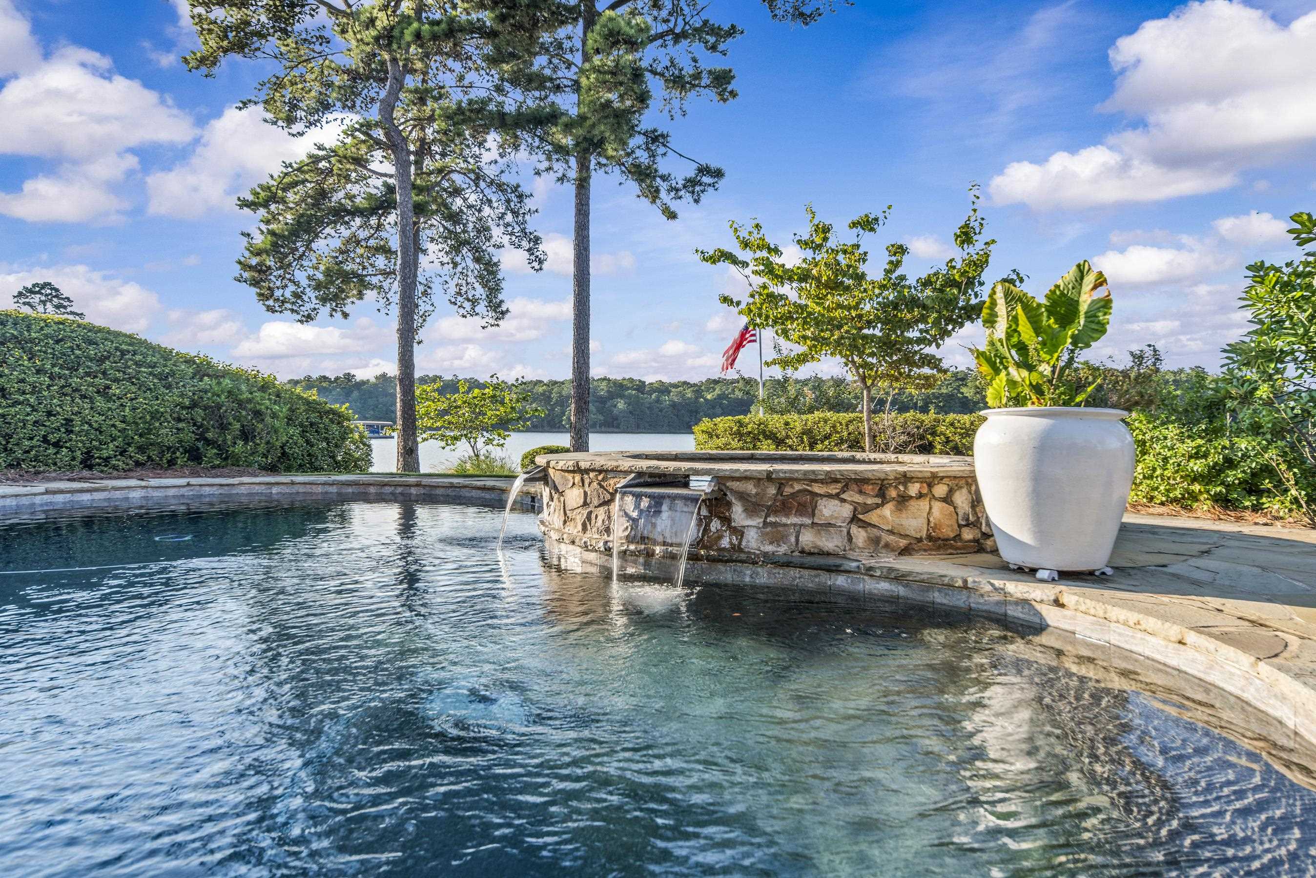 1370 ROSE CREEK