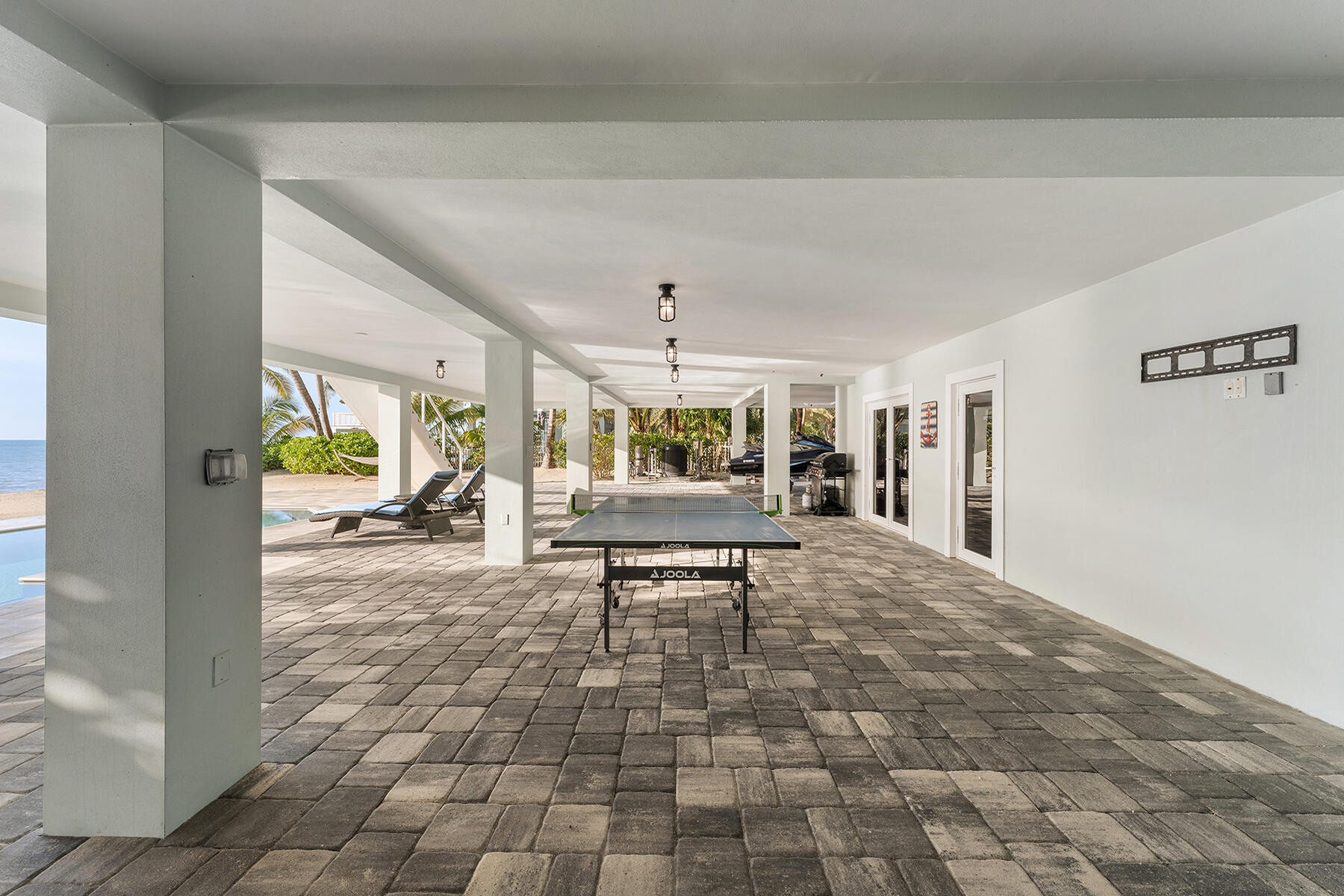 75261 Overseas Highway