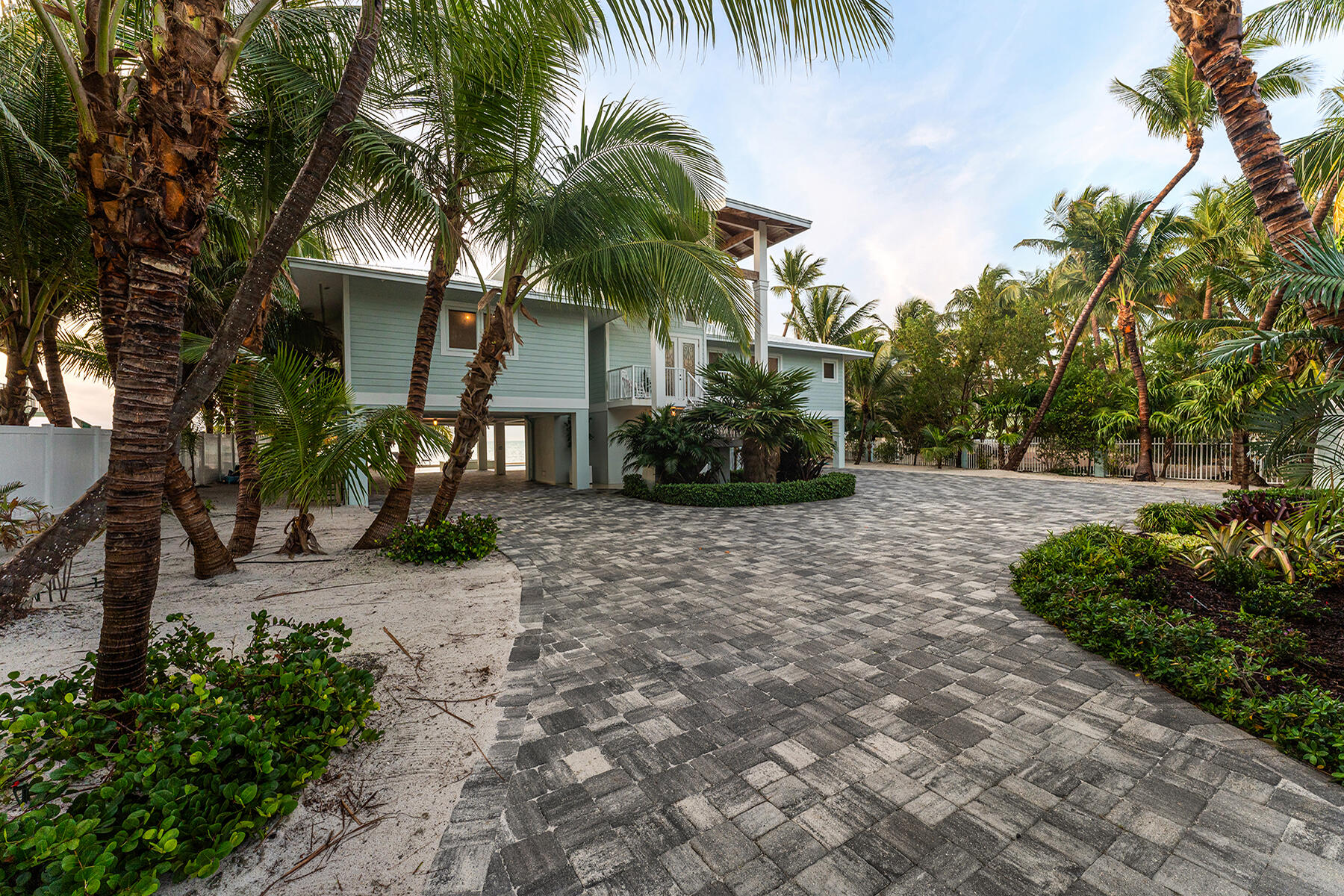 75261 Overseas Highway