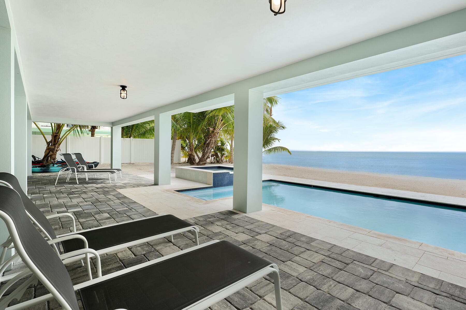 75261 Overseas Highway