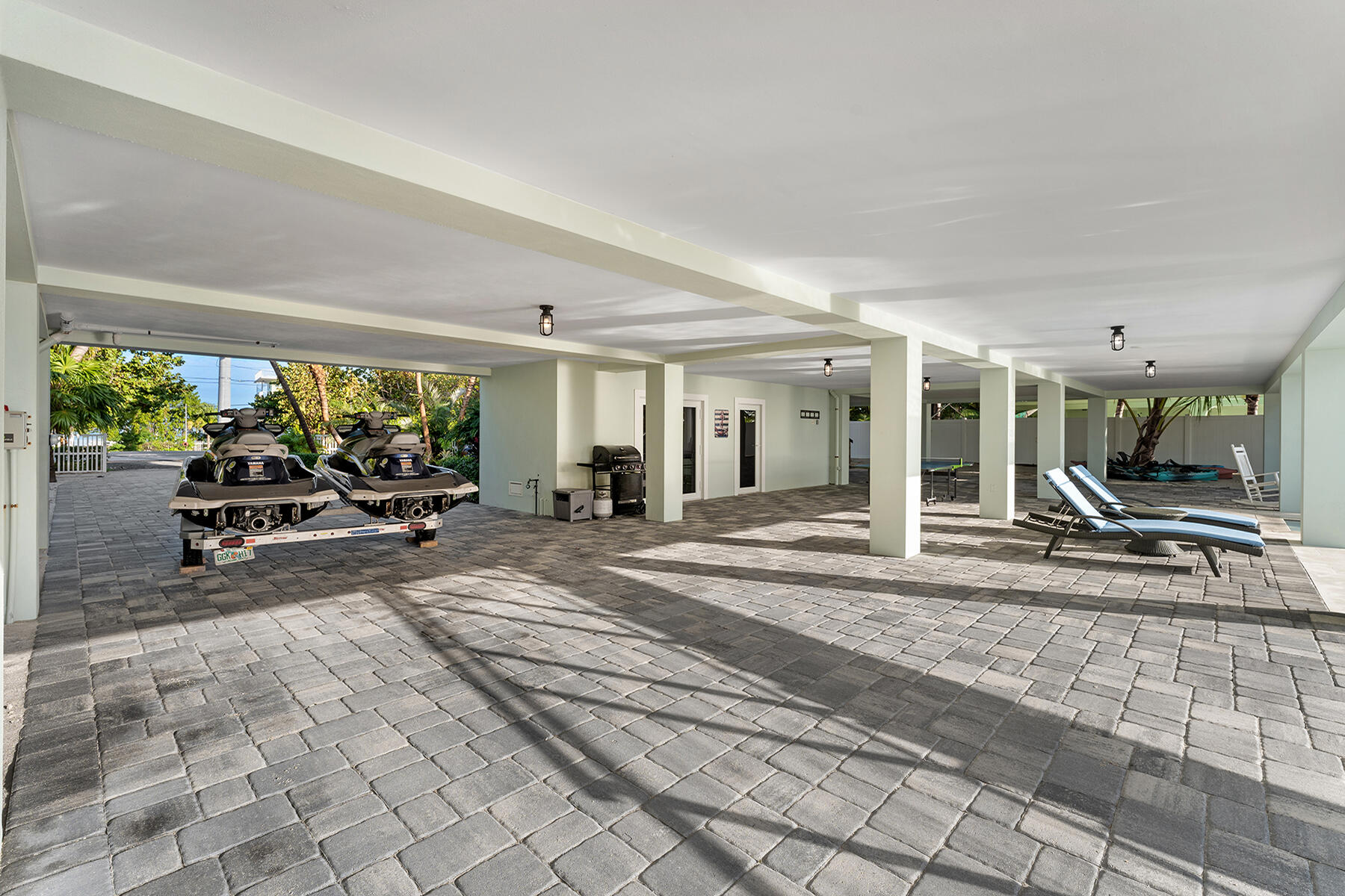 75261 Overseas Highway