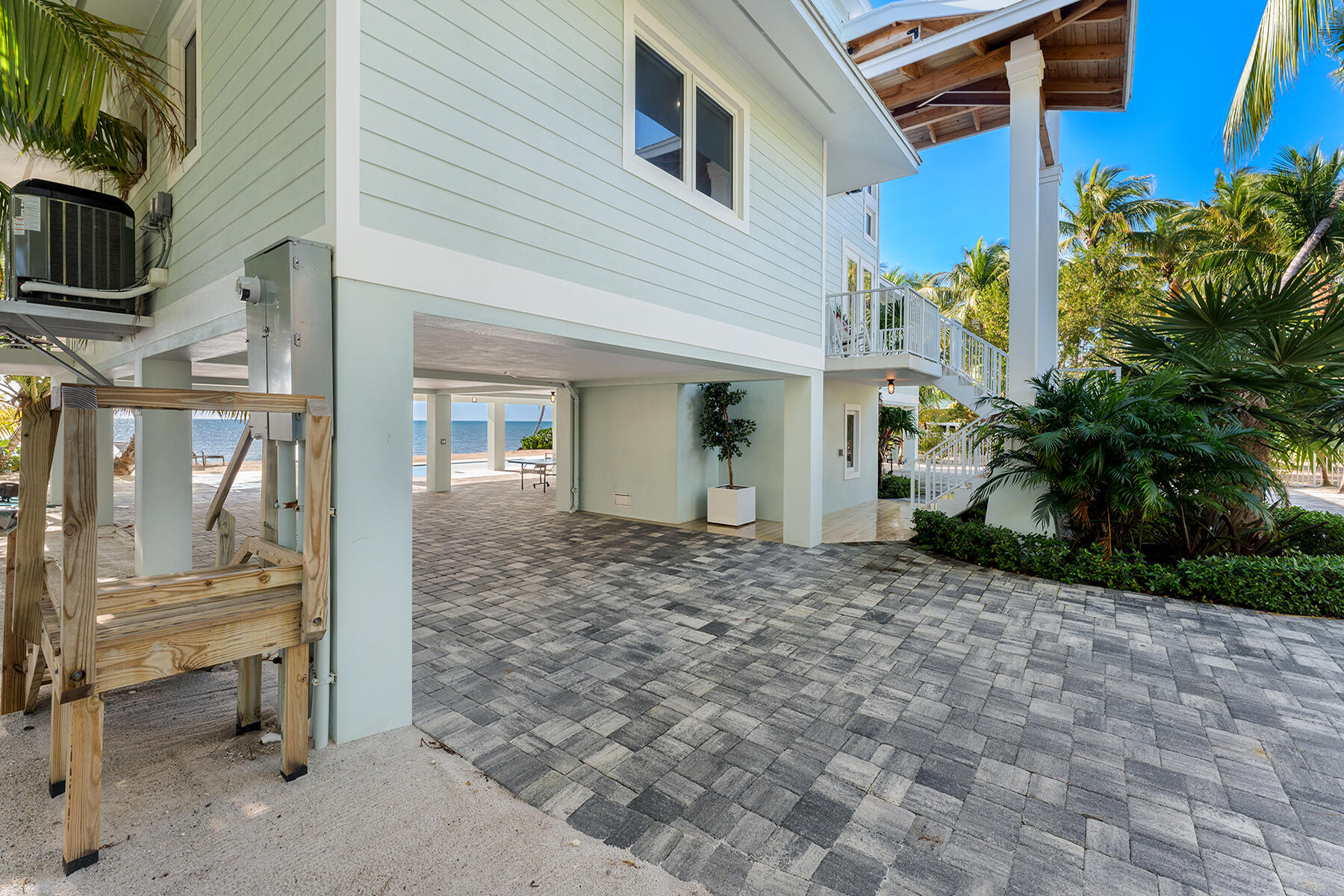 75261 Overseas Highway
