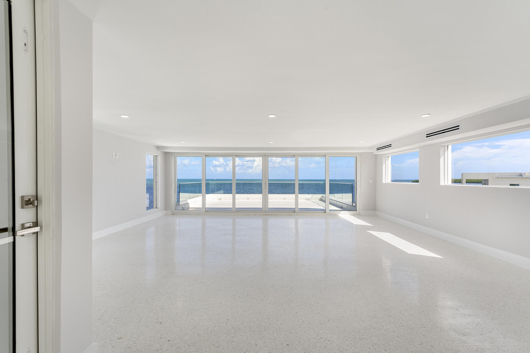 94825 Overseas Highway Unit: 28