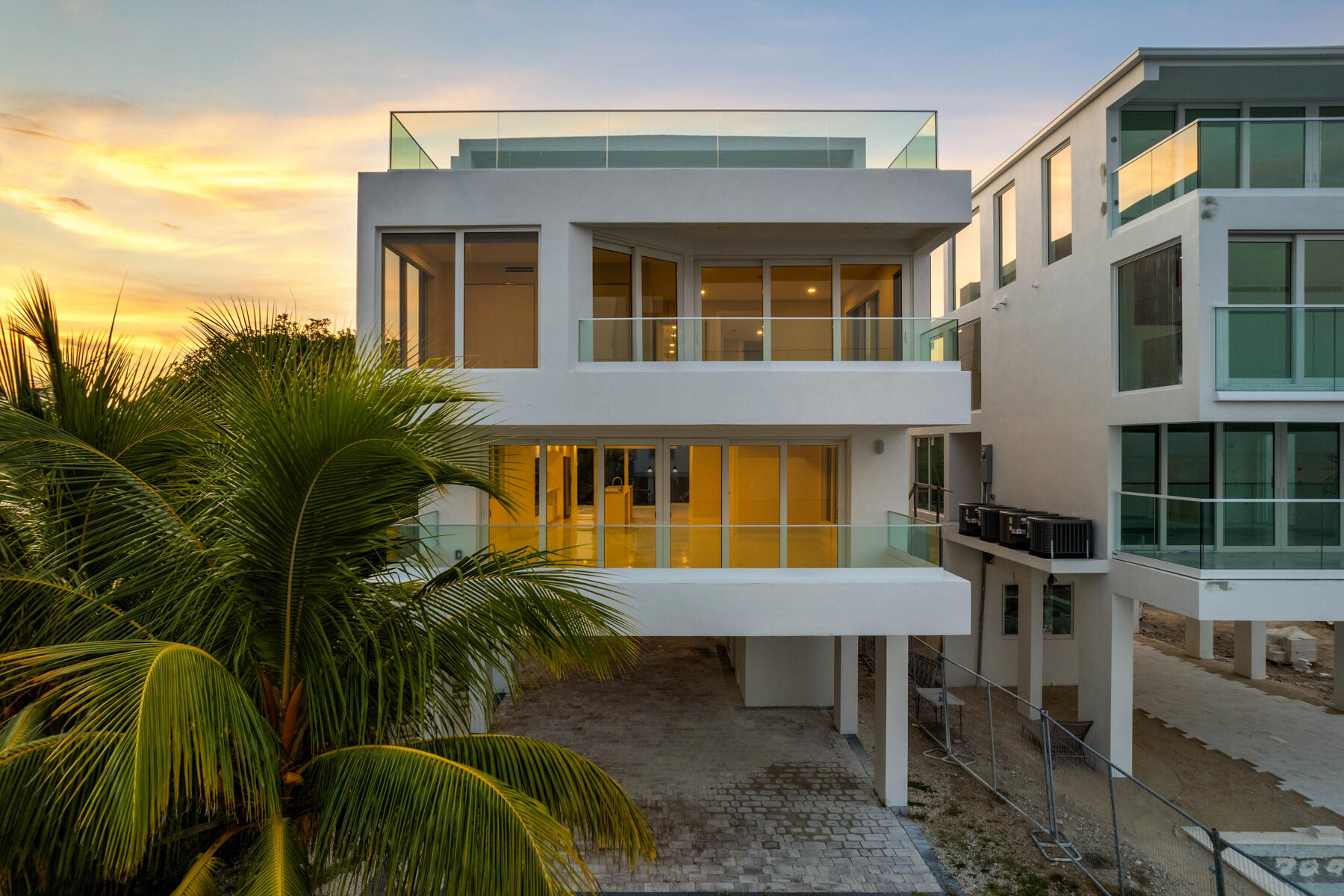 94825 Overseas Highway Unit: 28